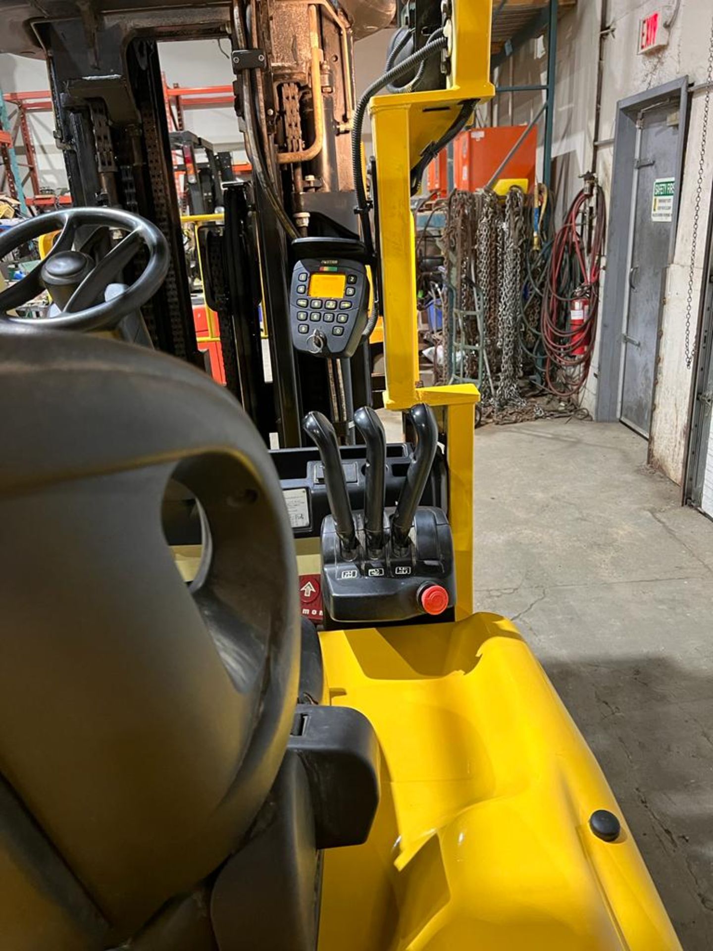 NICE 2014 Hyster 50 - 5,000lbs Capacity Forklift 4-STAGE mast with NEW BATTERY Electric with - Image 4 of 5