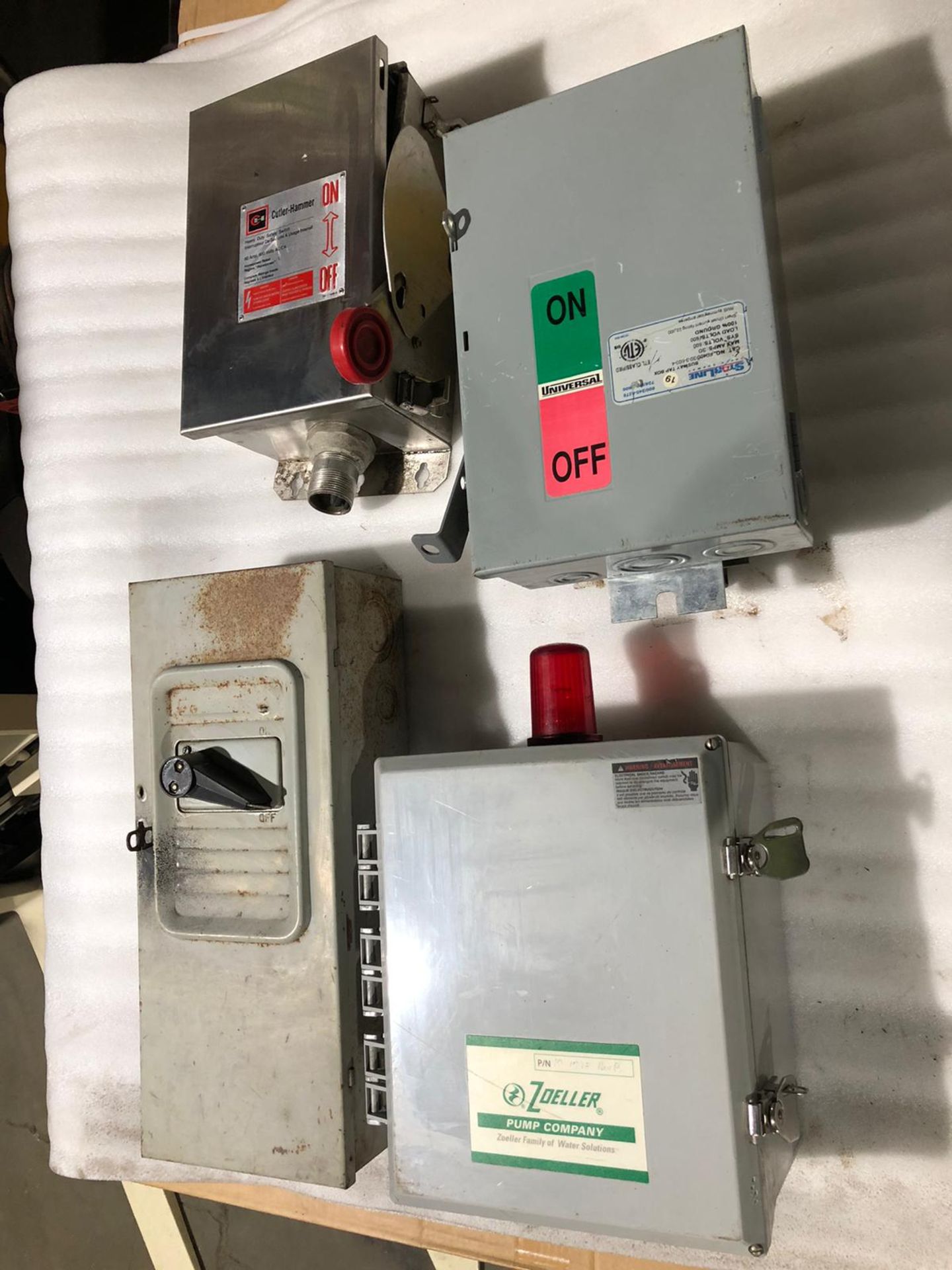 Lot of 4 (4 units) Electrical Switches & Panels - Image 2 of 3