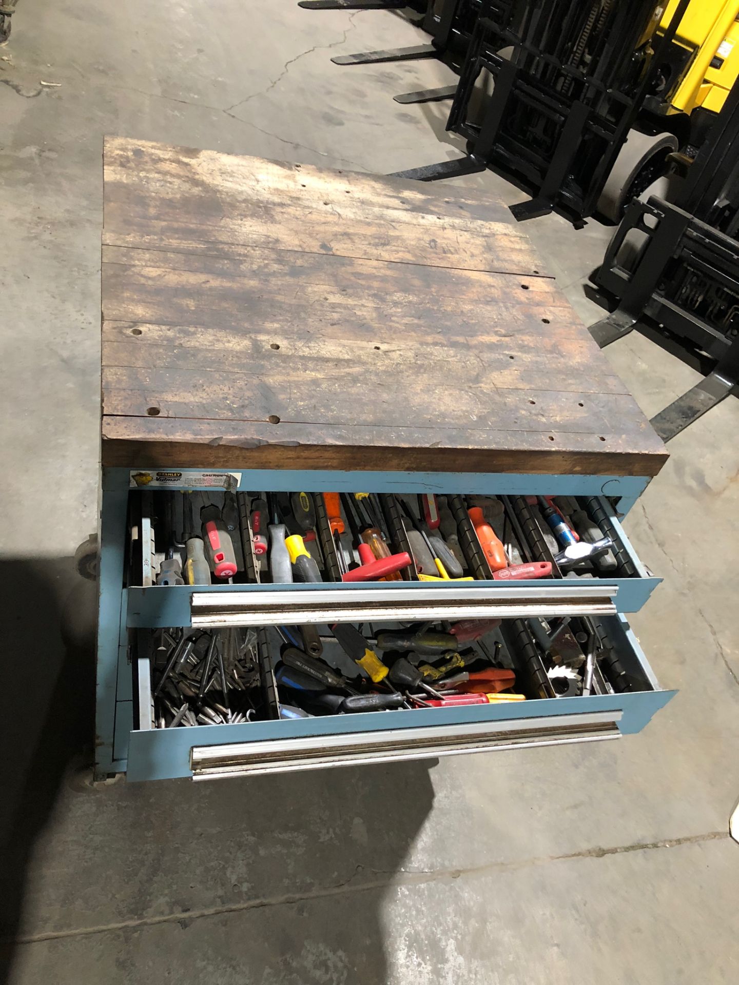 Stanley Vidmar Cabinet complete with Misc Tools with 5 Drawers - Image 3 of 7