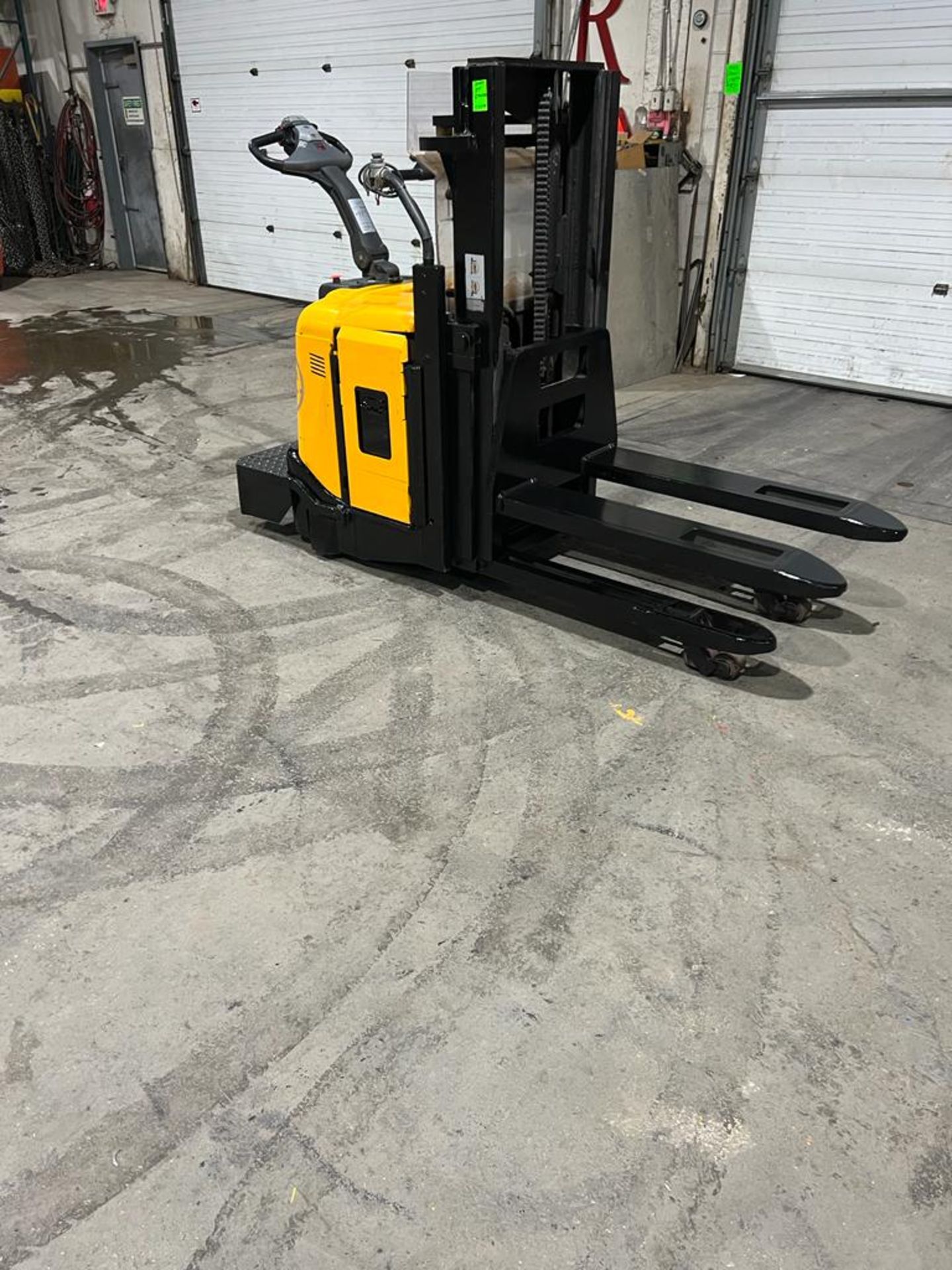 NICE BT Pallet Stacker RIDE ON 5000lbs capacity electric Powered Pallet Cart 24V with LOW HOURS FREE - Image 2 of 6
