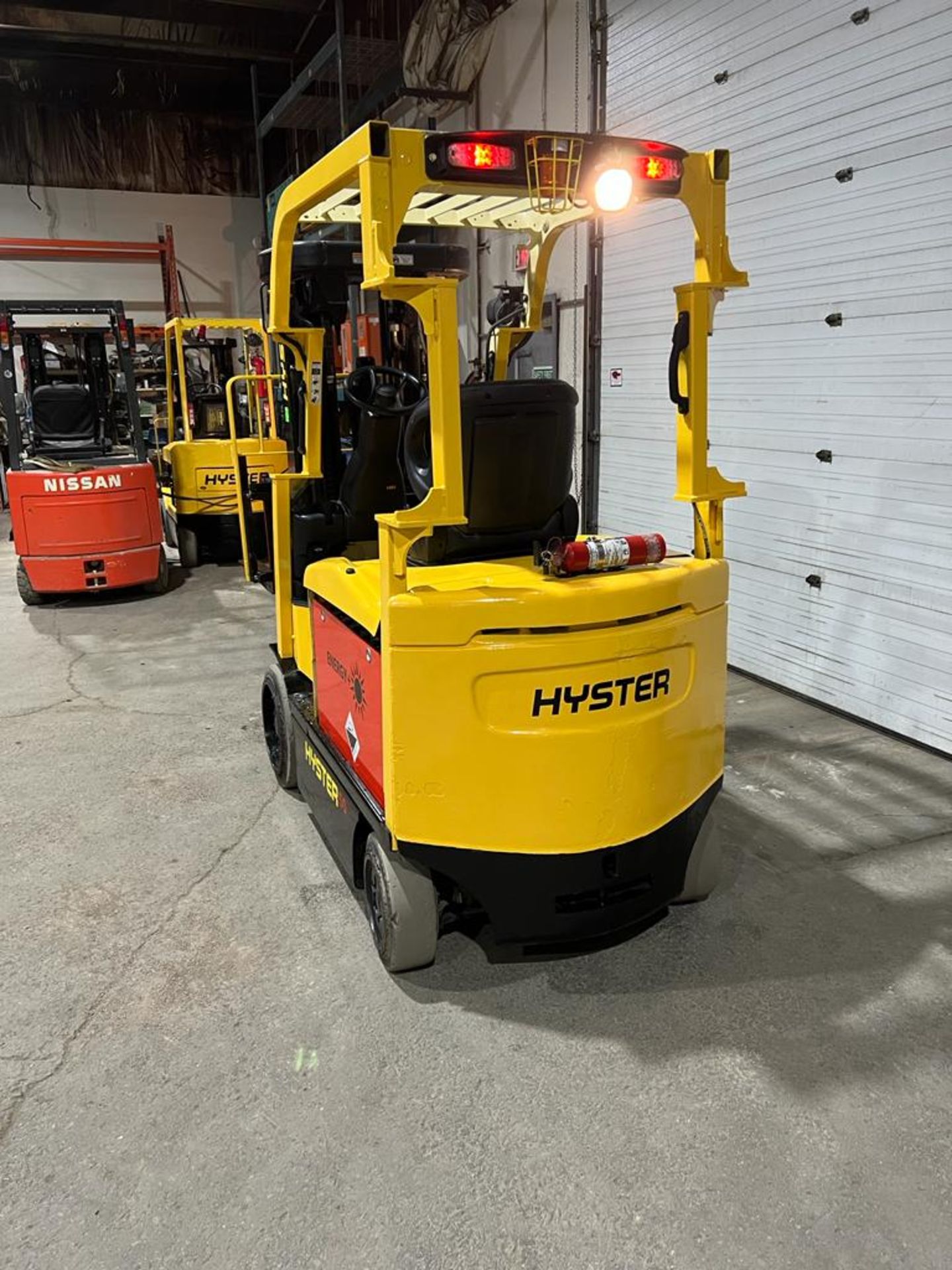NICE 2014 Hyster 50 - 5,000lbs Capacity Forklift 4-STAGE mast with NEW BATTERY Electric with - Image 5 of 5