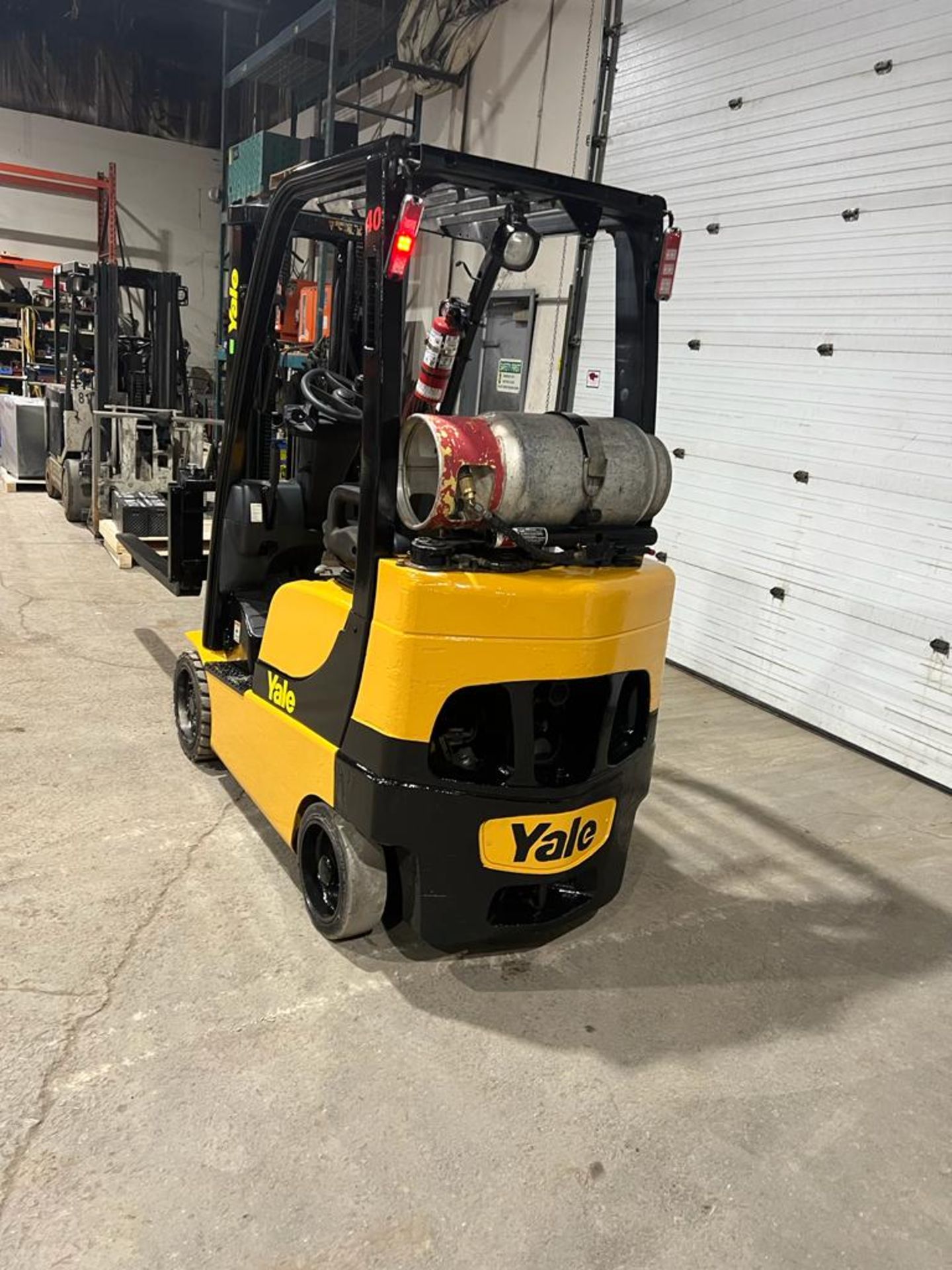 NICE Yale 4,000lbs Capacity Forklift with NEW FORKS, 3-stage with Sideshift LPG (propane) with LOW - Image 3 of 4