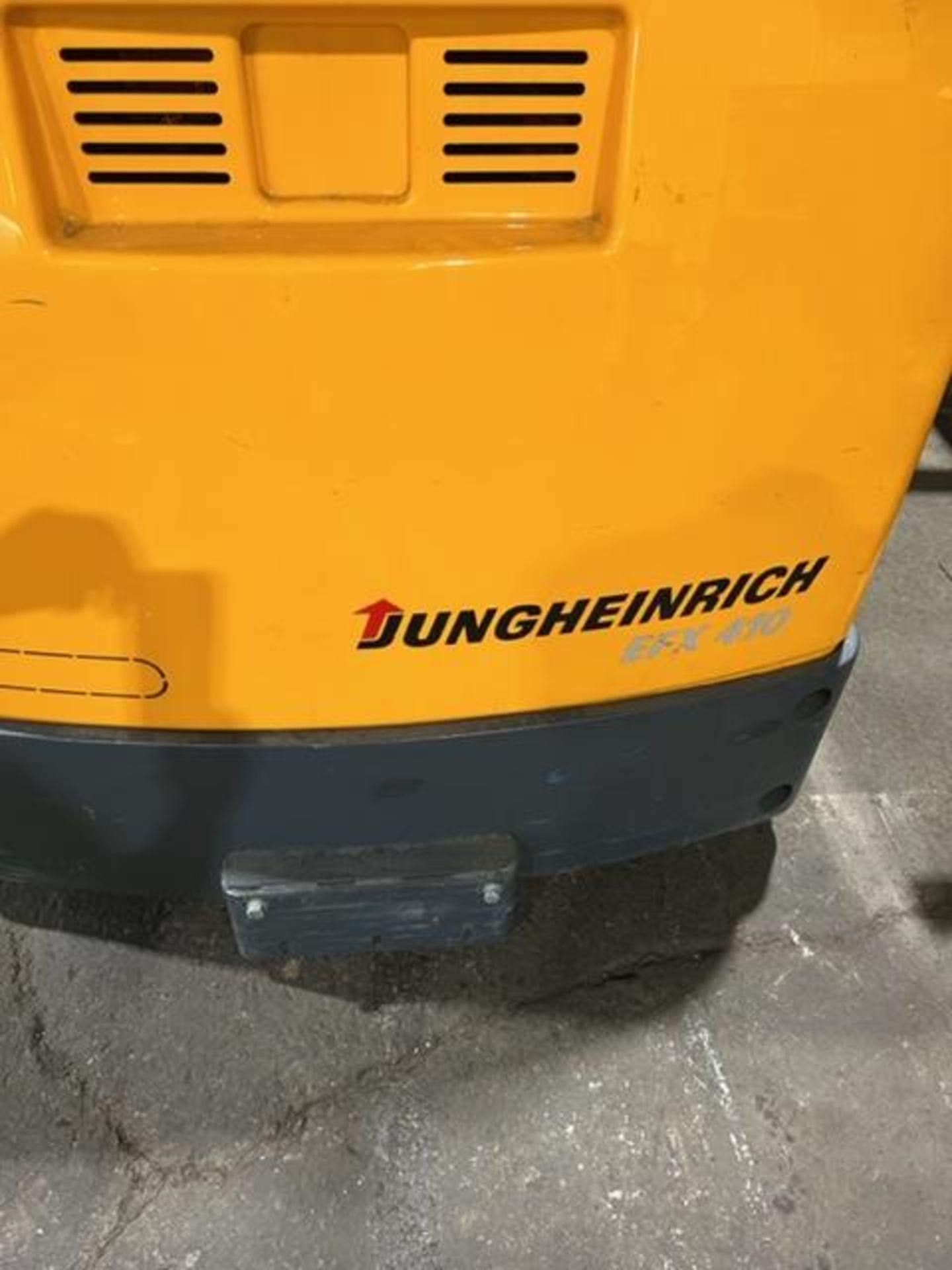 ***Clean Jungheinrich EFX410 Side-Loader Narrow Aisle Forklift Unit Electric - Electrical Issues - Image 3 of 6