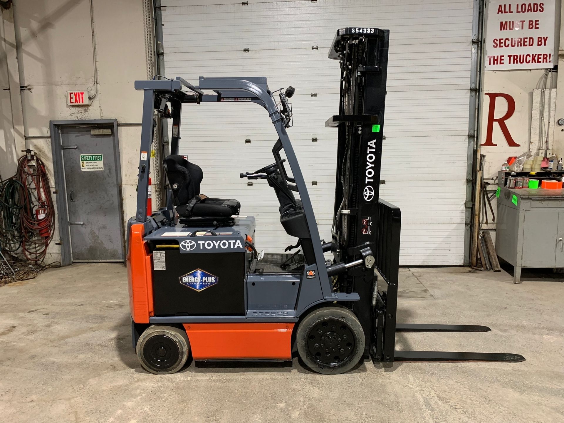 ***NICE Toyota 25 - 5,000lbs Capacity Forklift Electric with Sideshift 3-stage mast 48V - FREE