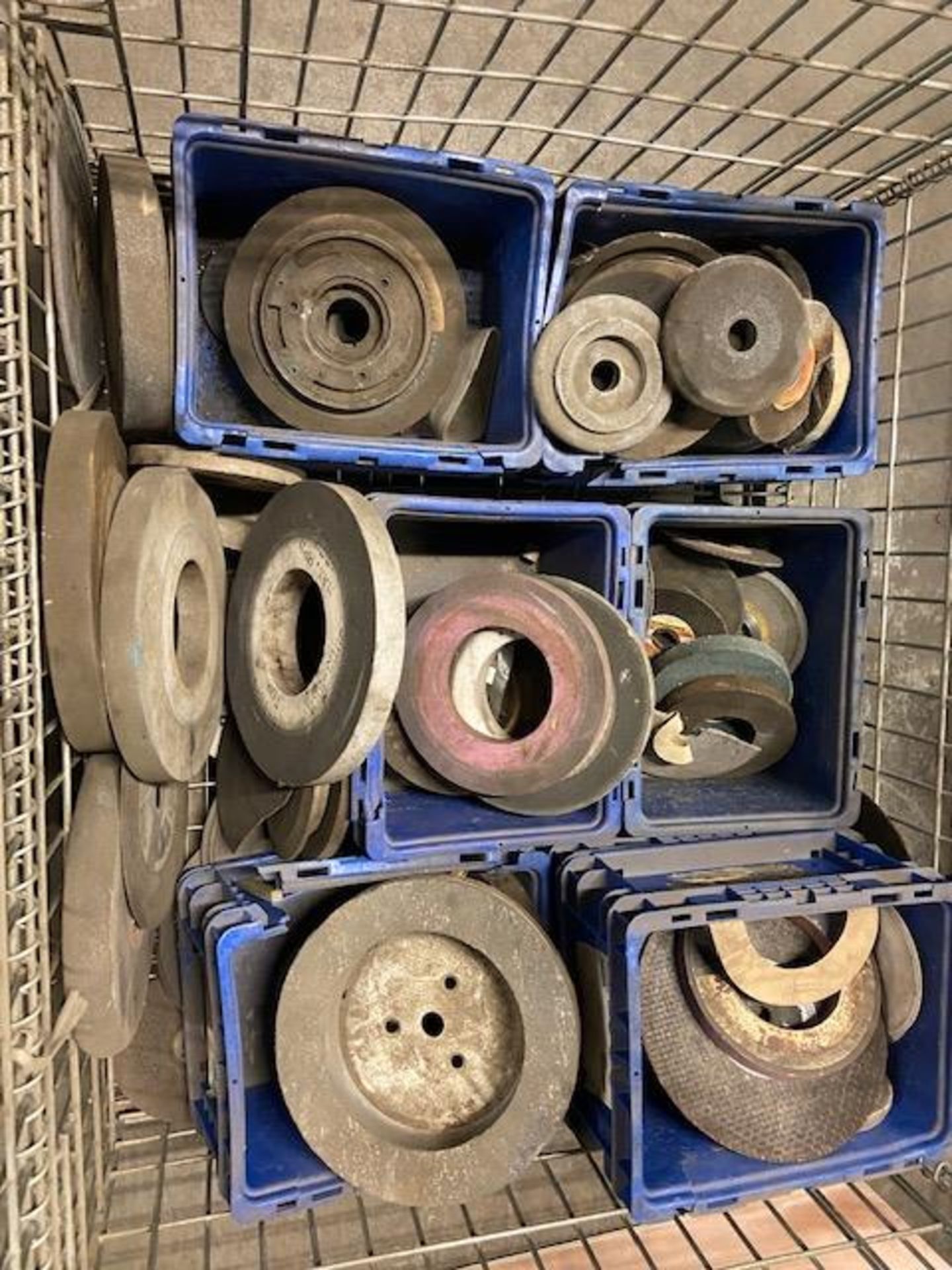 Lot of HUNDREDS of Grinding and Sanding Discs - Misc sizes (basket not included)