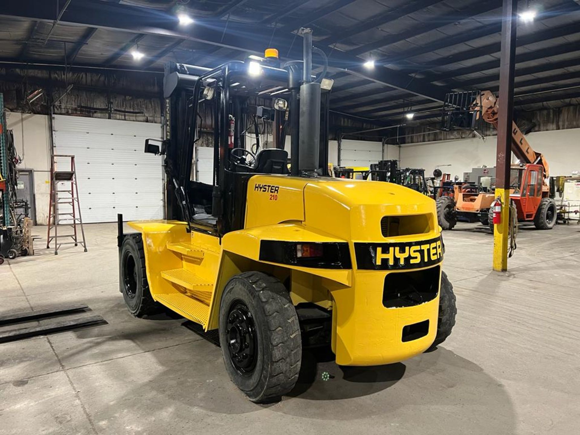 NICE Hyster model 210 - 21,000lbs Capacity OUTDOOR Forklift Diesel with 96" Forks & sideshift - FREE - Image 8 of 8