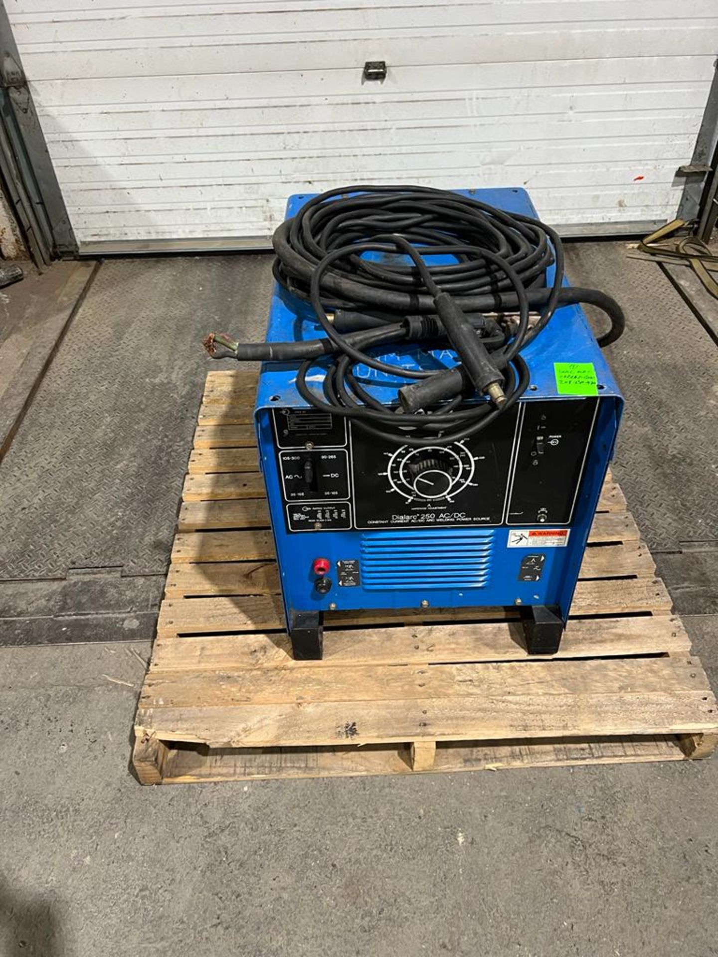 Miller Dialarc 250 AC/DC Welder with LOTS of cables and gun 208/230/460V