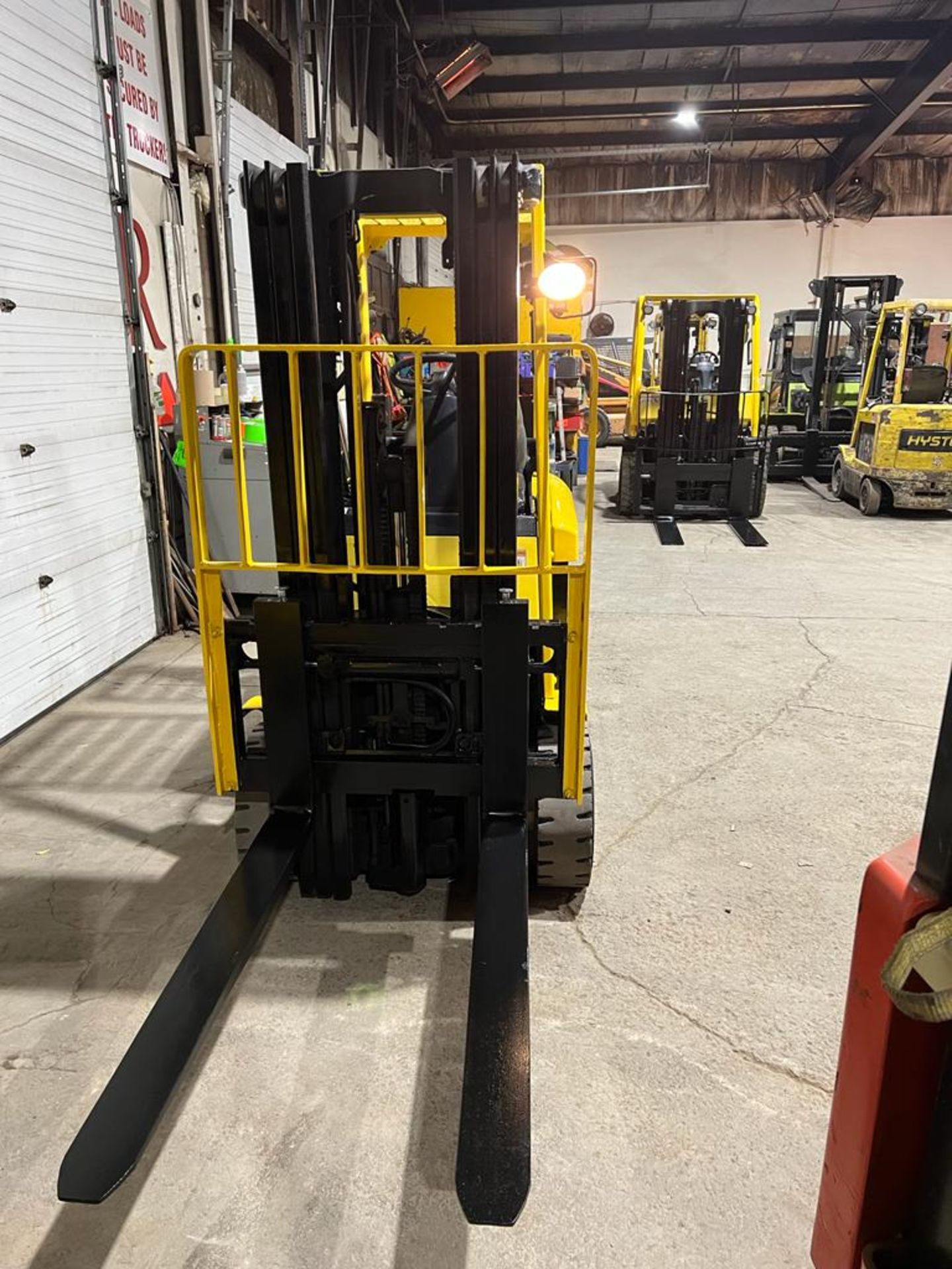 NICE Hyster 60 - 6,000lbs Capacity Forklift Electric with NEW 48V Battery with Sideshift 3-stage - Image 5 of 5