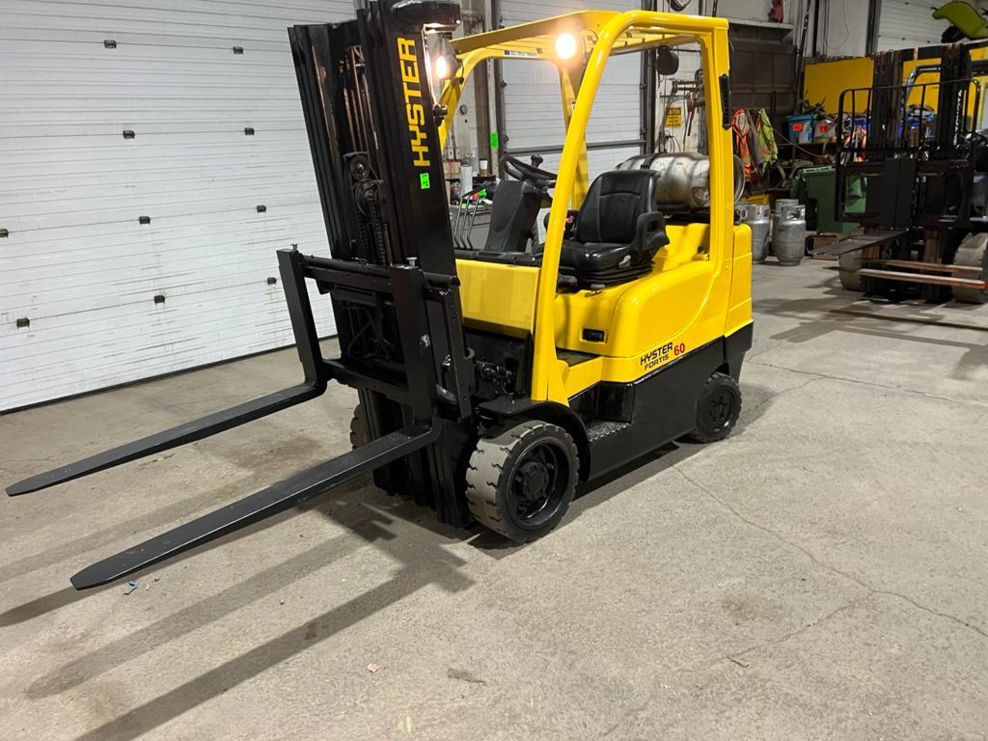 NICE Hyster 60 - 6,000lbs Capacity Forklift LPG (propane) NEW 48" forks with Sideshift 3-stage - Image 3 of 3