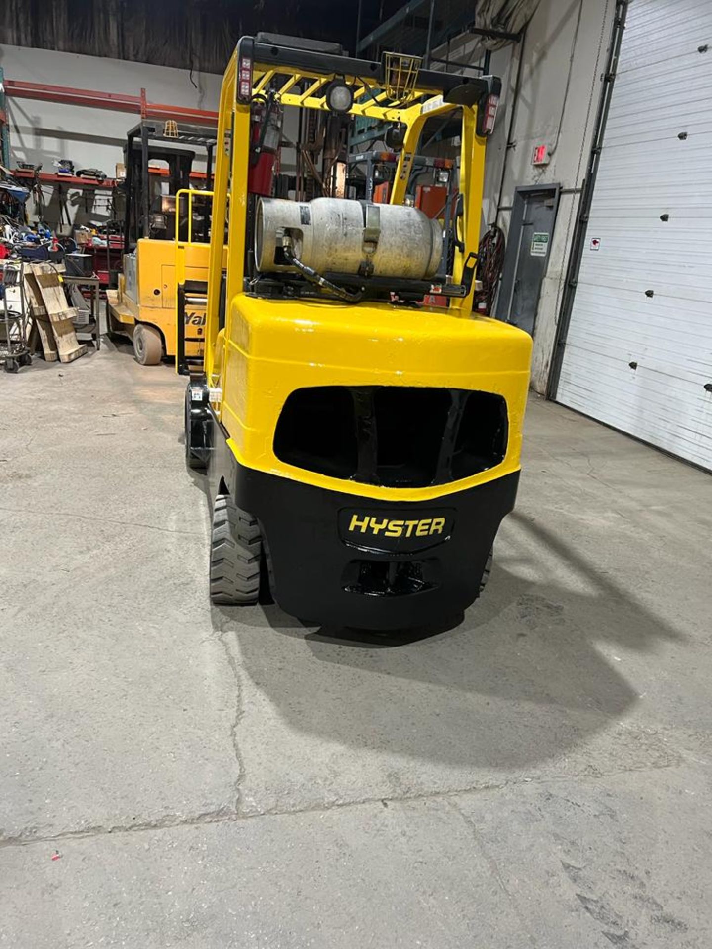 NICE 2016 Hyster 120 - 12,000lbs Capacity Forklift NEW 48" Forks & Sideshift & Fork Positioner - LPG - Image 3 of 5