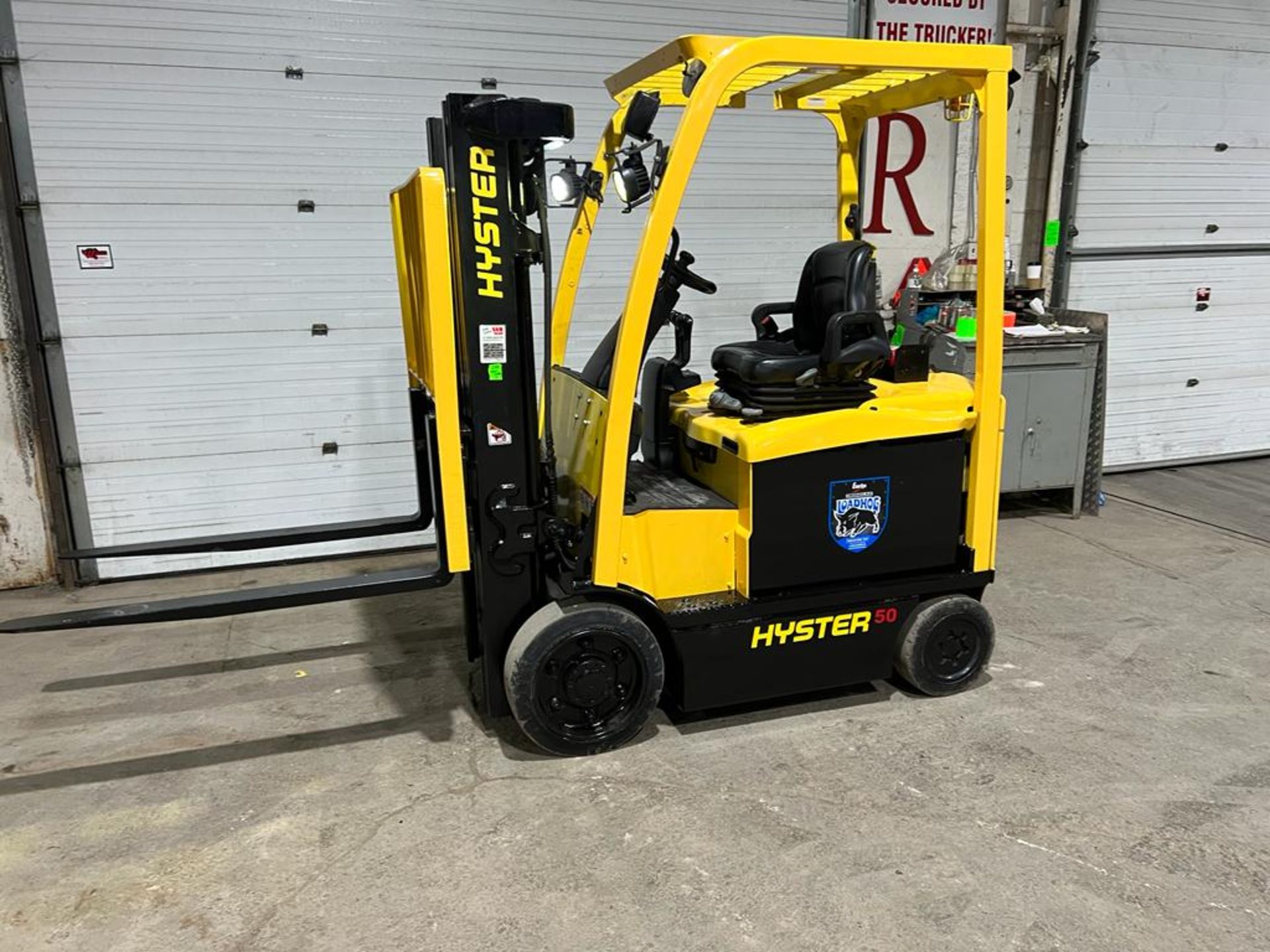 NICE 2016 Hyster 50 - 5,000lbs Capacity Forklift Electric NEW FORKS - Safety to Nov 2023 - 48V