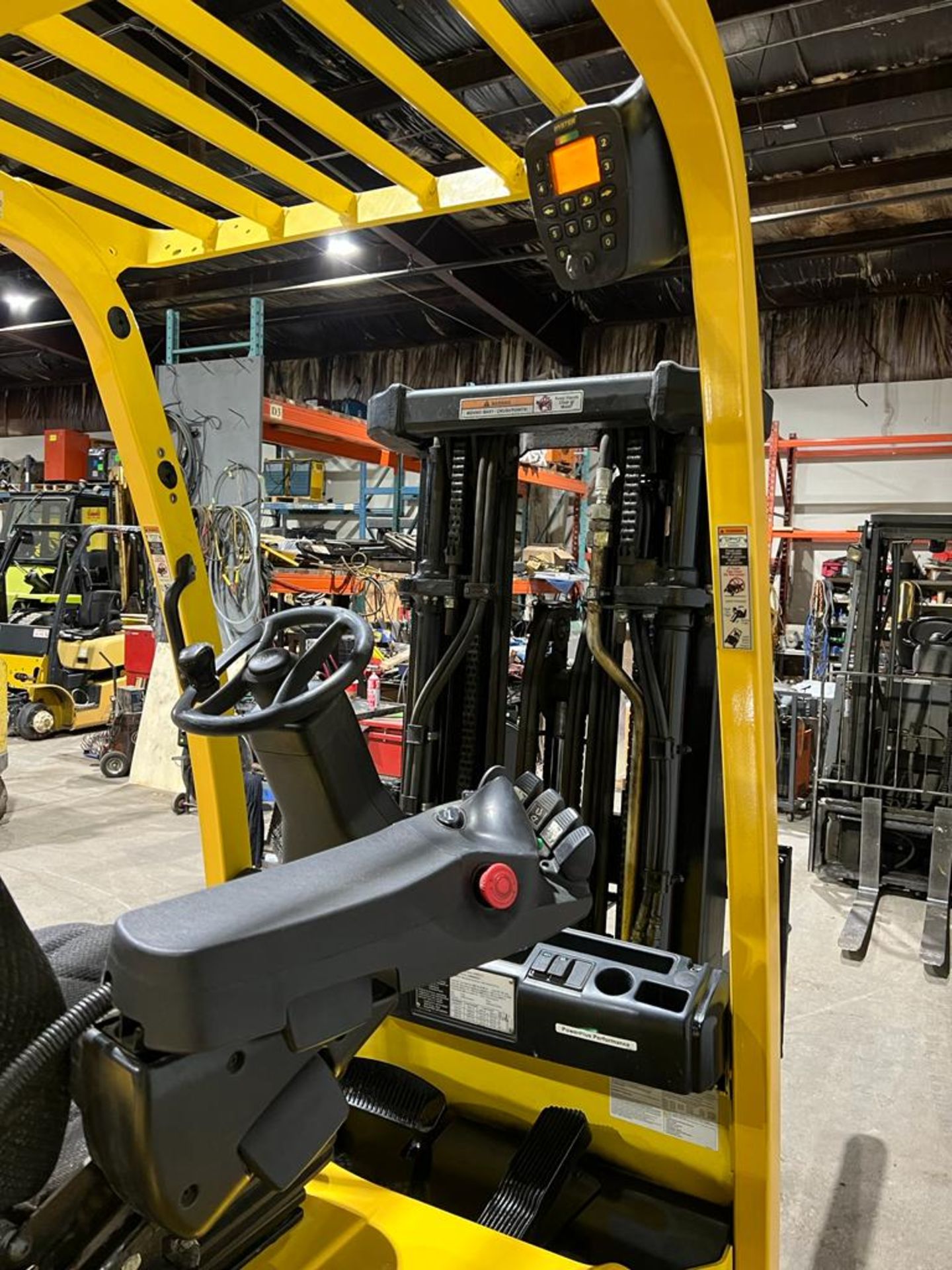 NICE 2011 Hyster 50 - 5,000lbs Capacity Forklift Electric NEW BATTERY 48V with Sideshift and fork - Image 5 of 5
