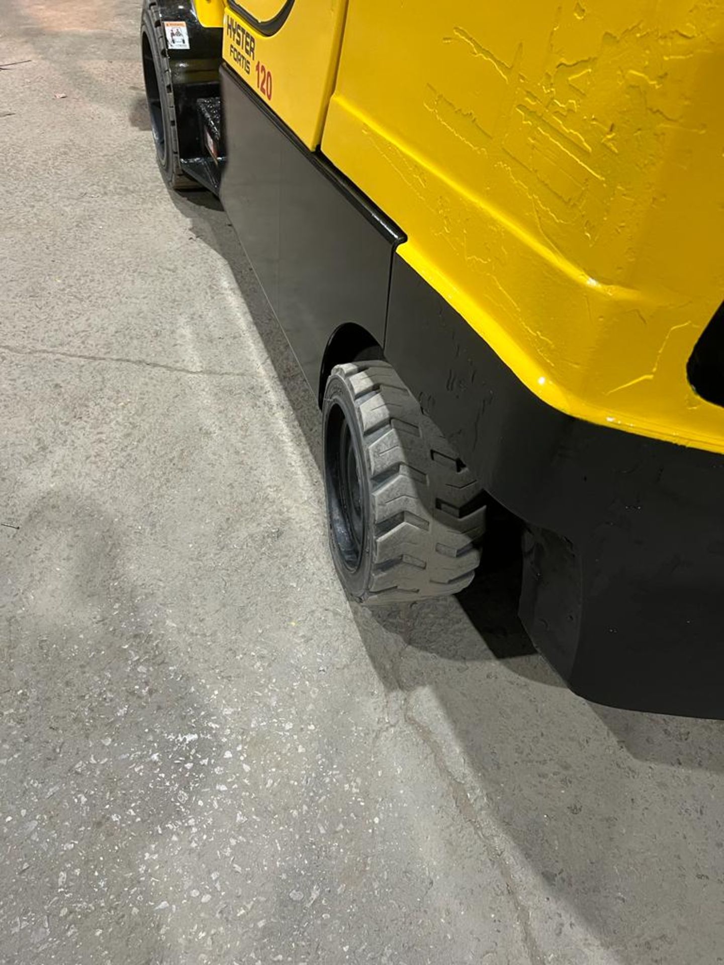 NICE 2016 Hyster 120 - 12,000lbs Capacity Forklift NEW 48" Forks & Sideshift & Fork Positioner - LPG - Image 5 of 5