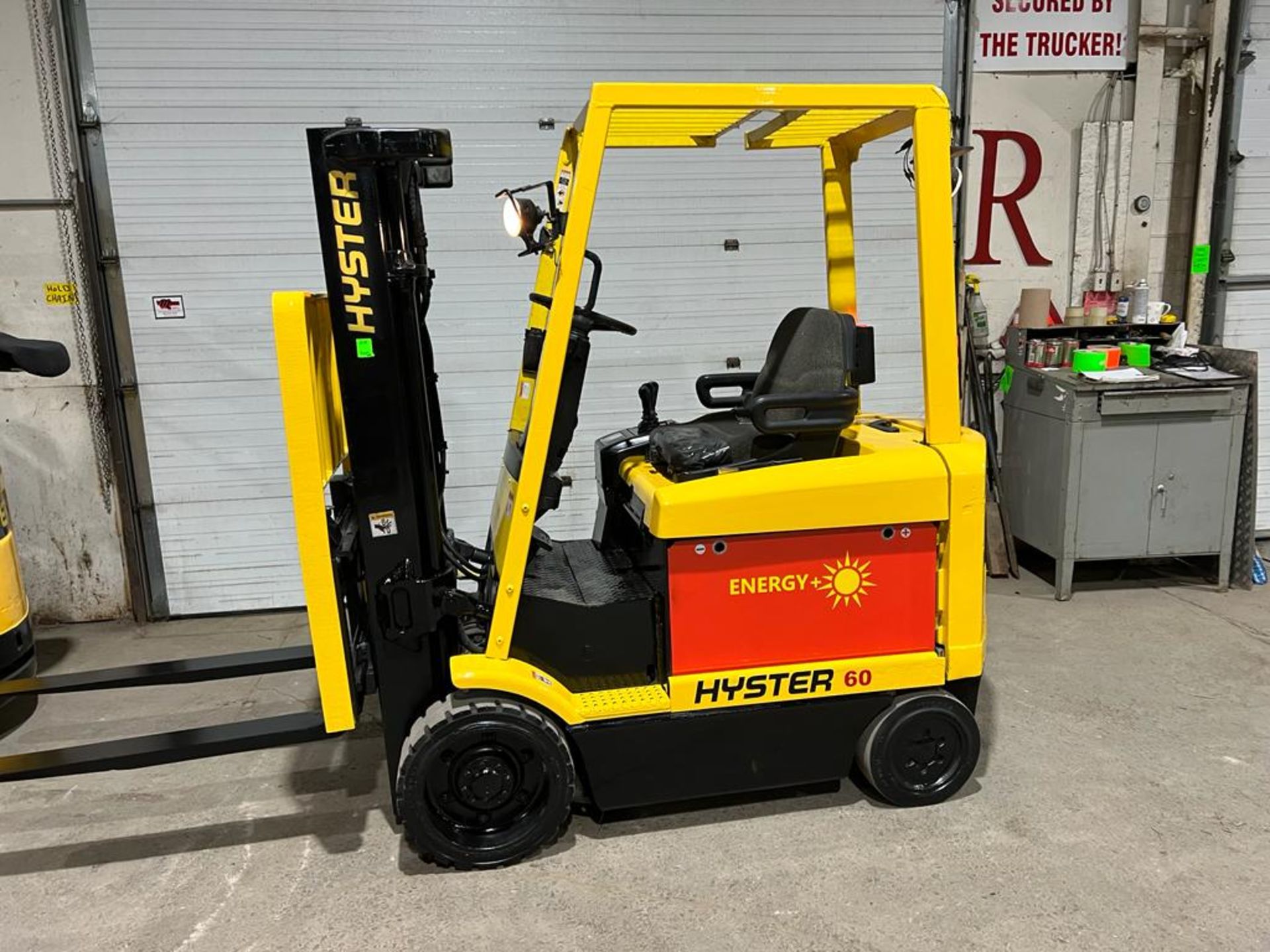 NICE Hyster 60 - 6,000lbs Capacity Forklift Electric with NEW 48V Battery with Sideshift 3-stage