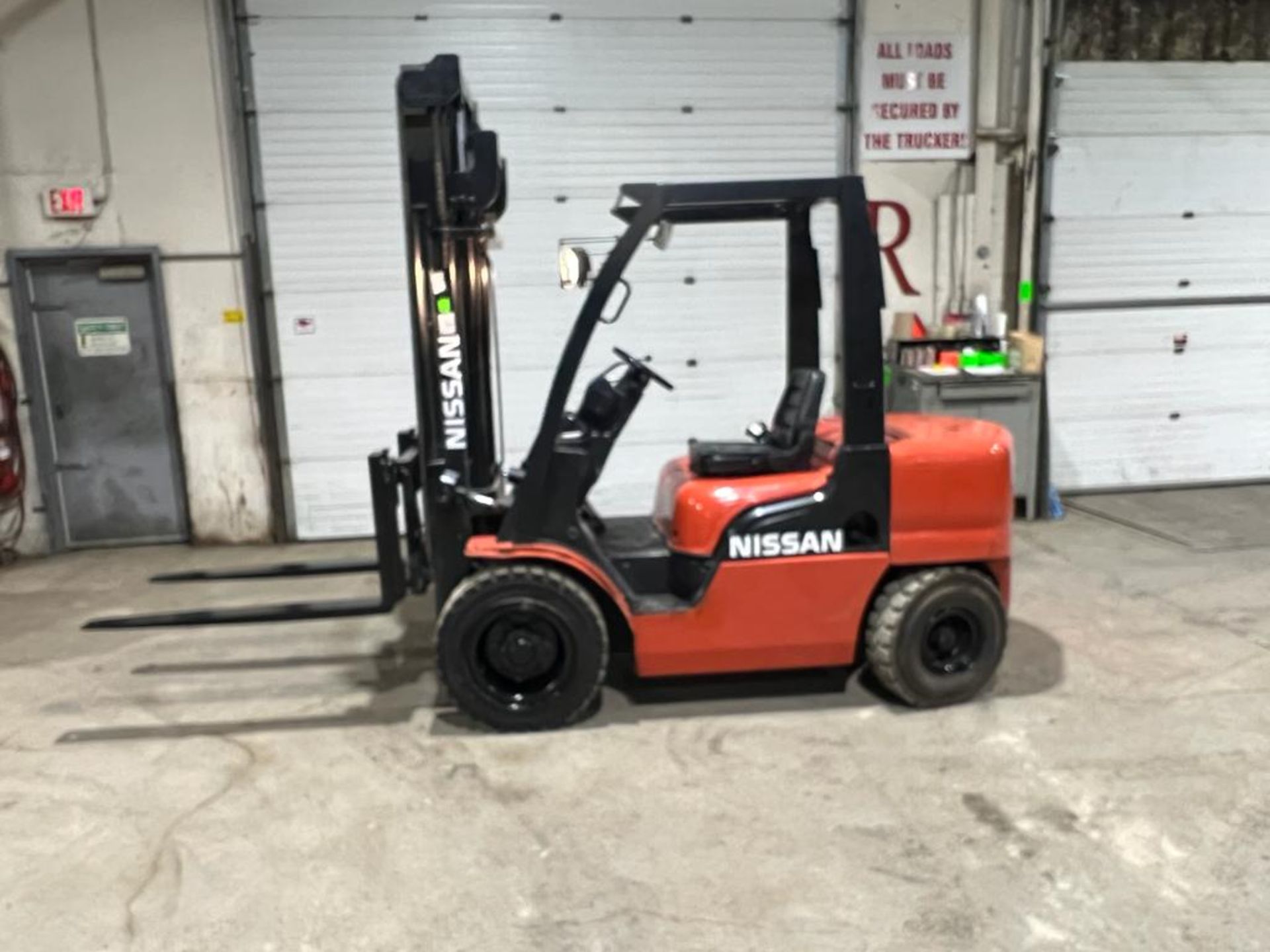 NICE Nissan 6,000lbs Capacity OUTDOOR Forklift Diesel with Sideshift and Low Hours - FREE CUSTOMS