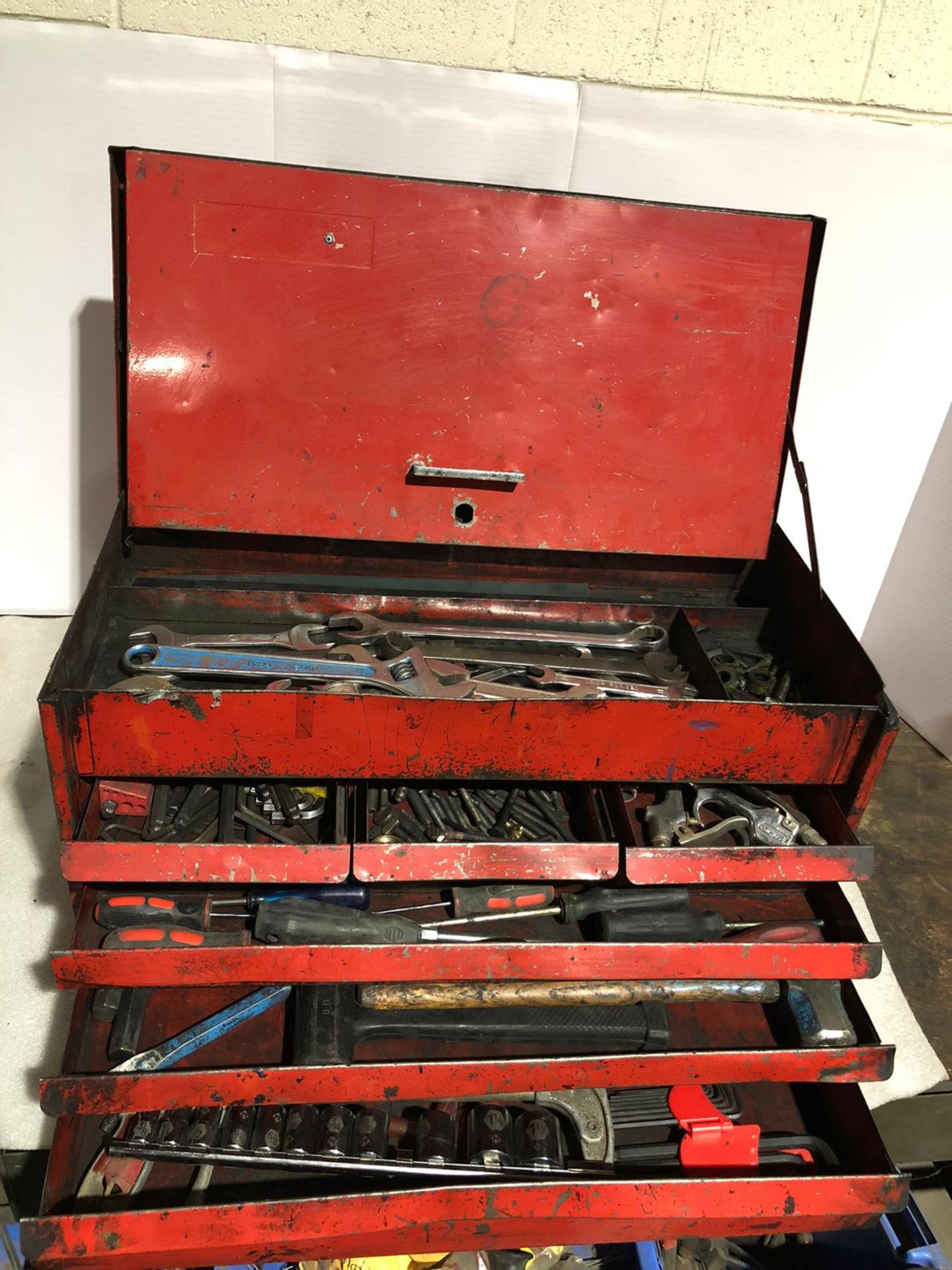 Heavy Duty Toolbox Complete with Tools including wrenches, screwdrivers, allen keys, sockets and - Image 3 of 5
