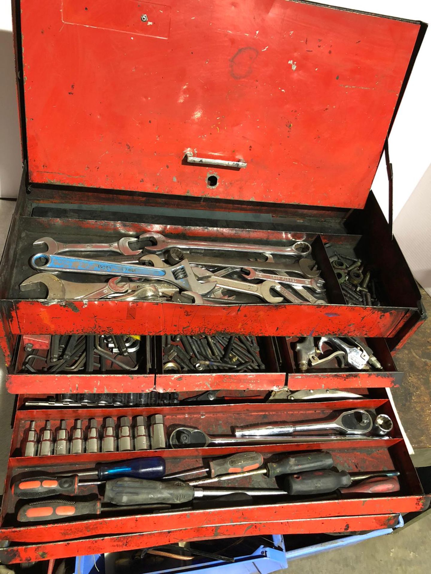 Heavy Duty Toolbox Complete with Tools including wrenches, screwdrivers, allen keys, sockets and - Image 2 of 5