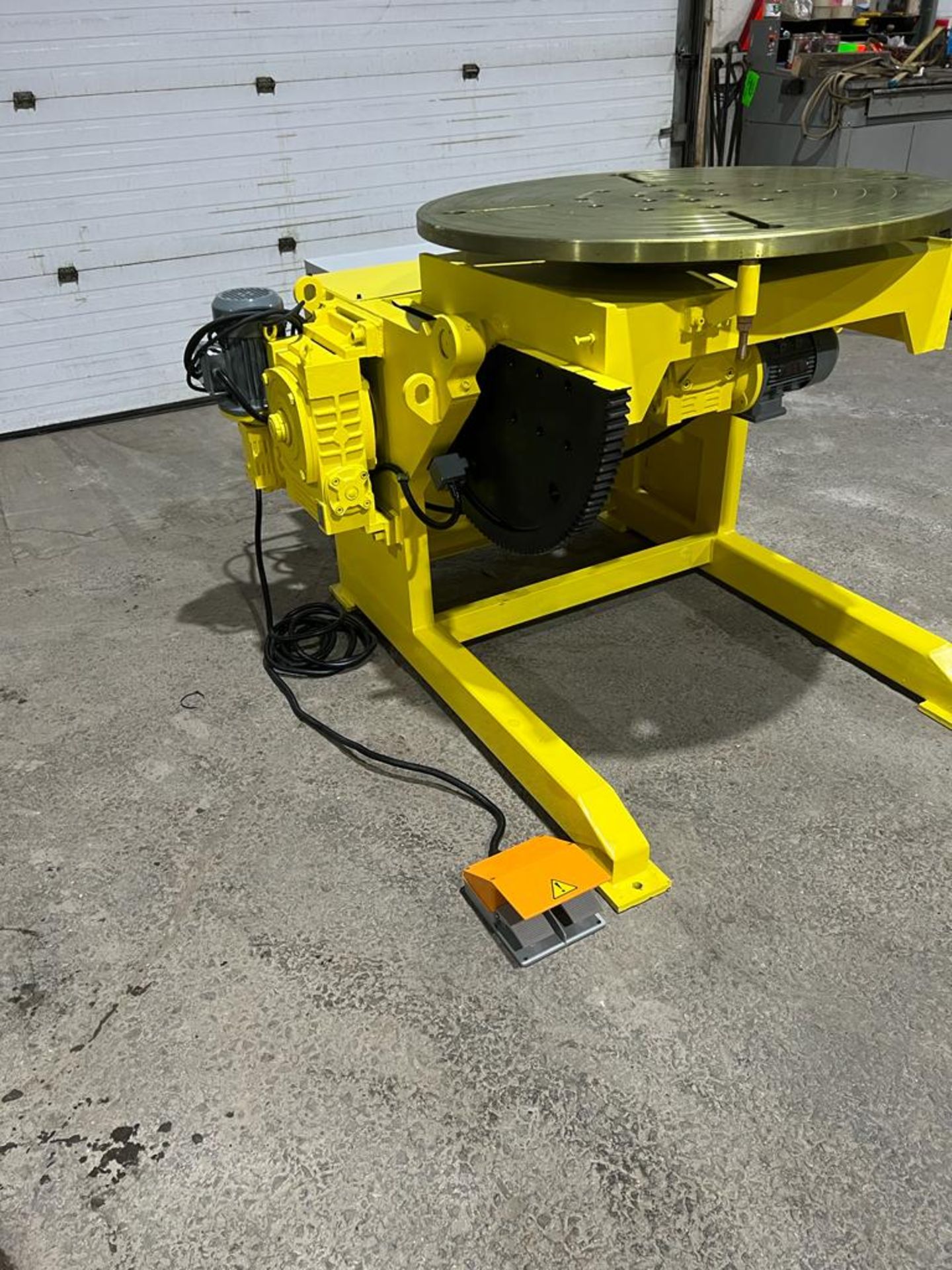 Verner model VD-2500 WELDING POSITIONER 1500lbs capacity - tilt and rotate with variable speed drive