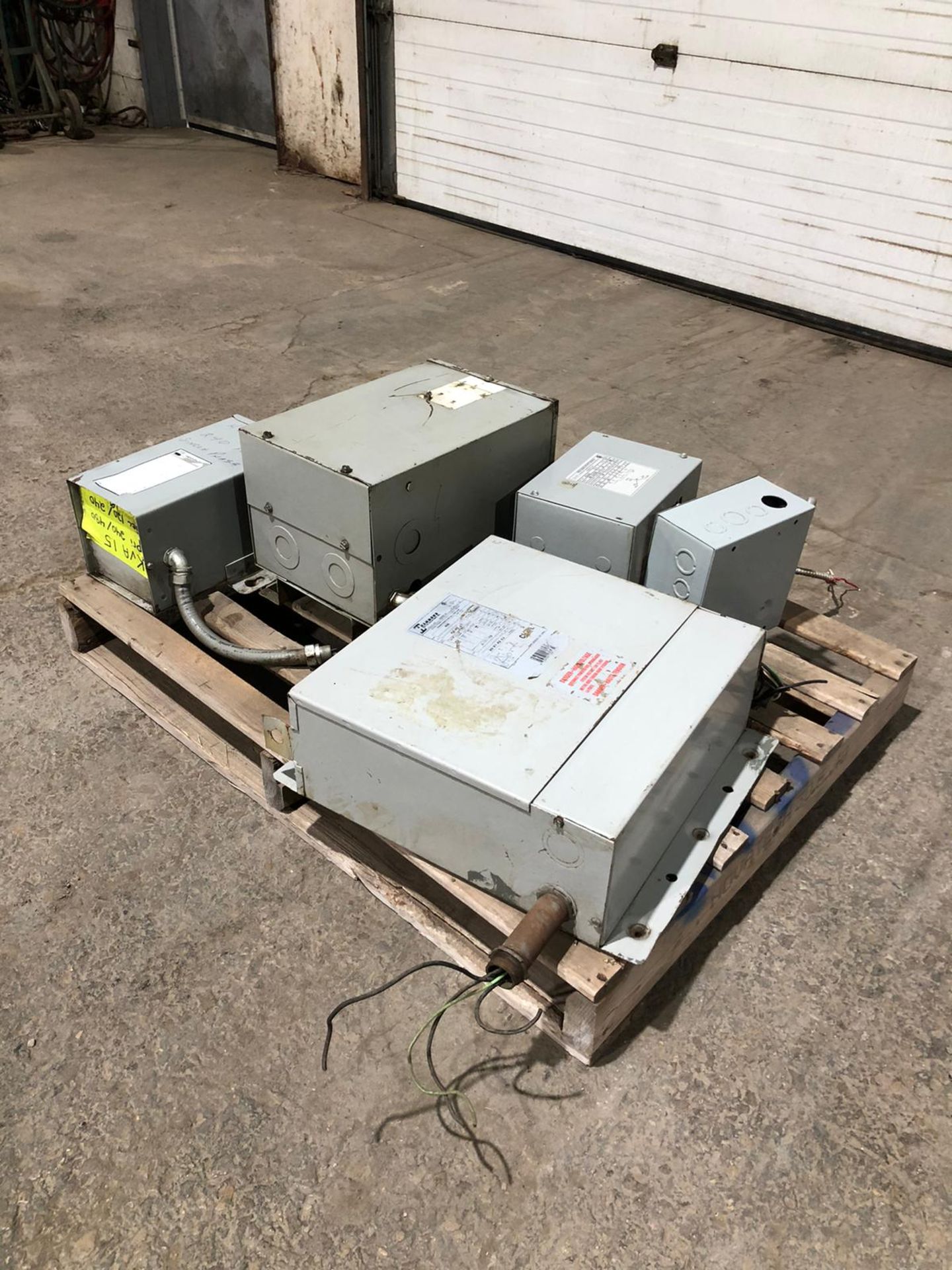 Lot of 5 (5 units) Electrical Transformers 1.5 to 5KVA units - Image 2 of 4