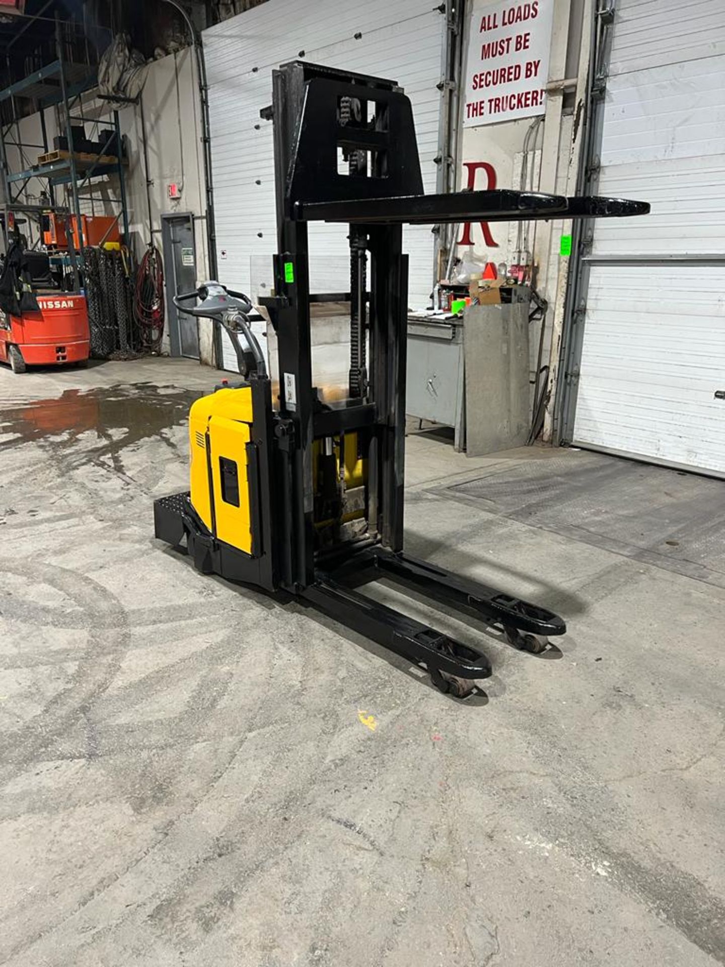 NICE BT Pallet Stacker RIDE ON 5000lbs capacity electric Powered Pallet Cart 24V with LOW HOURS FREE