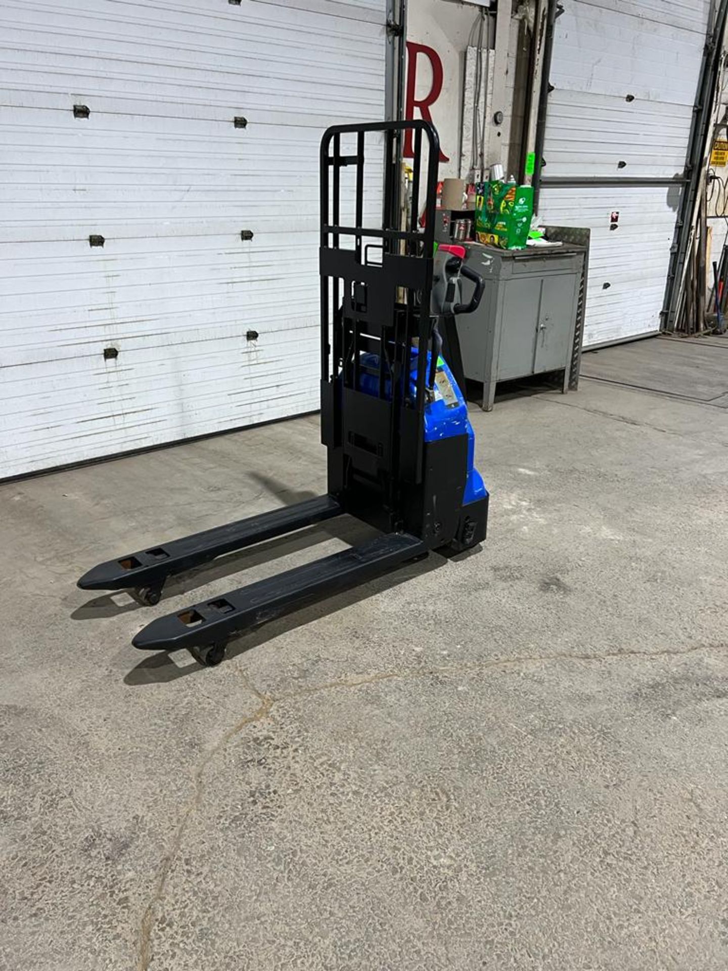 BIG JOE Walk Behind Powered Pallet Cart Walkie Lift unit 4,000lbs capacity - 24V - Image 4 of 4