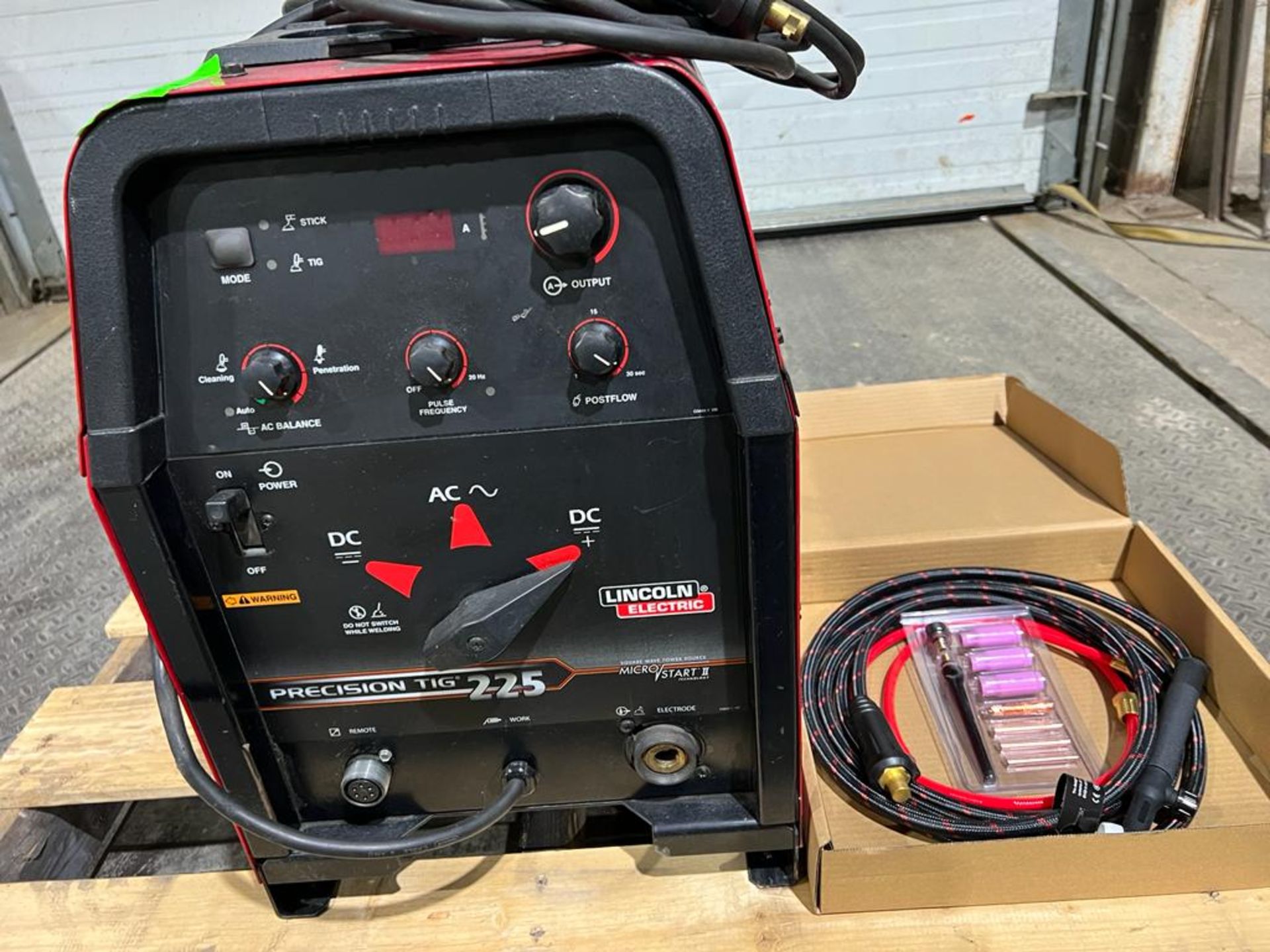 Lincoln Precision Tig 225 Tig Welder with NEW Air Cooled Gun with Cables and Foot Pedal 460/575V