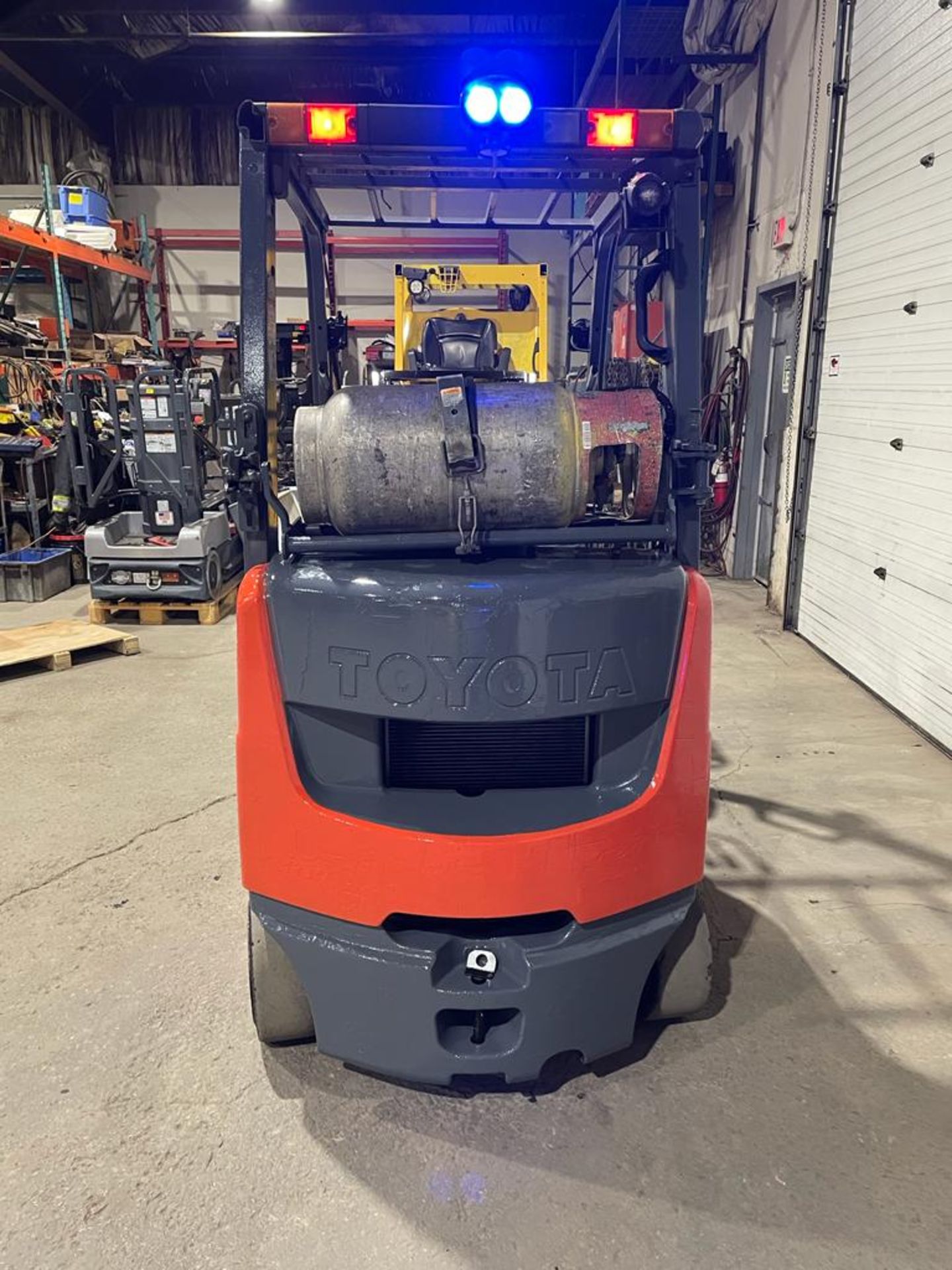 NICE 2019 Toyota 4,000lbs Capacity Forklift LPG (Propane) with SIDESHIFT Trucker Mast - FREE CUSTOMS - Image 3 of 3