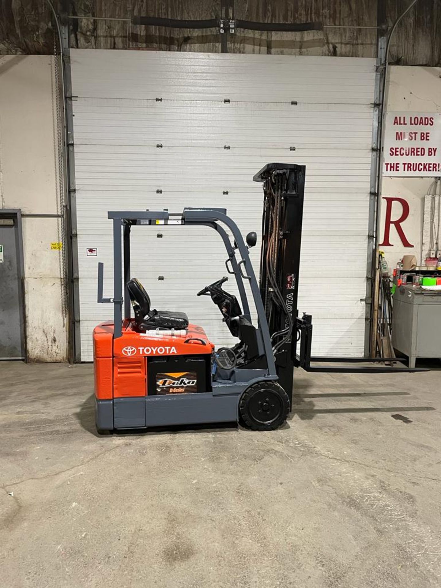 NICE Toyota 3,000lbs Capacity Forklift 3-wheel Electric with SIDESHIFT, 3-stage Mast 36V