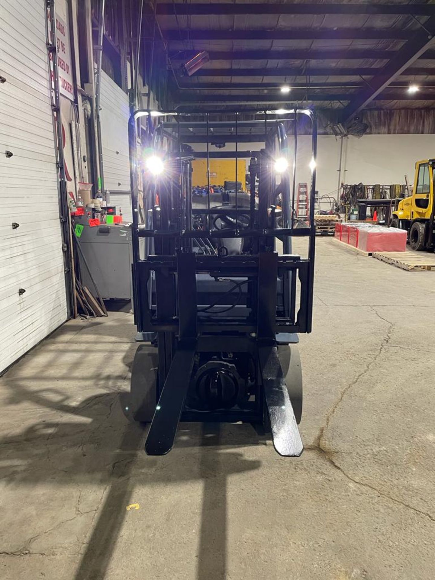 NICE 2019 Toyota 4,000lbs Capacity Forklift LPG (propane) with sideshift (no propane tank included) - Image 3 of 3