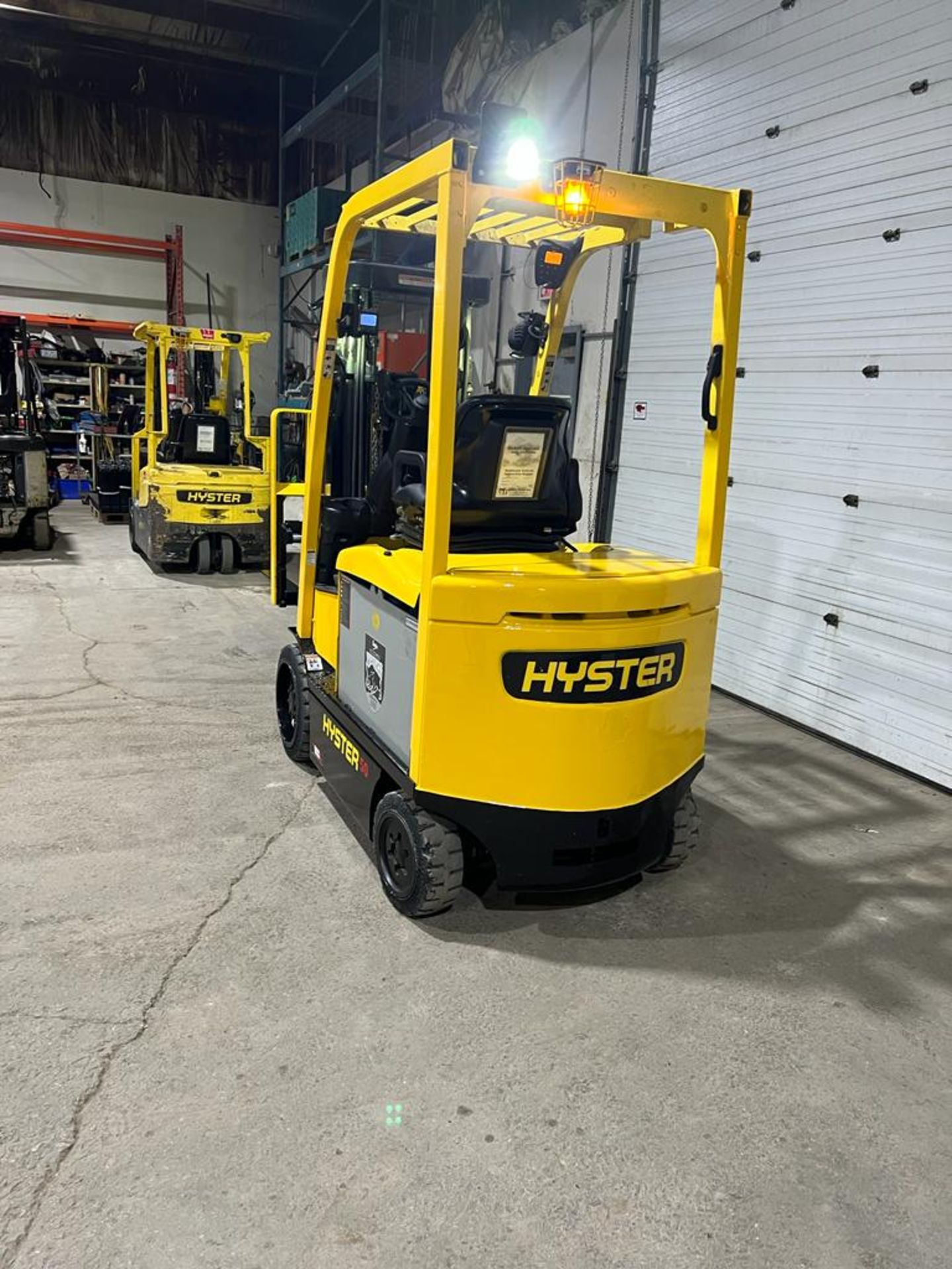 NICE 2018 Hyster 50 - 5,000lbs Capacity Forklift Electric 48V with LOW HOURS Sideshift 3-stage - Image 4 of 4