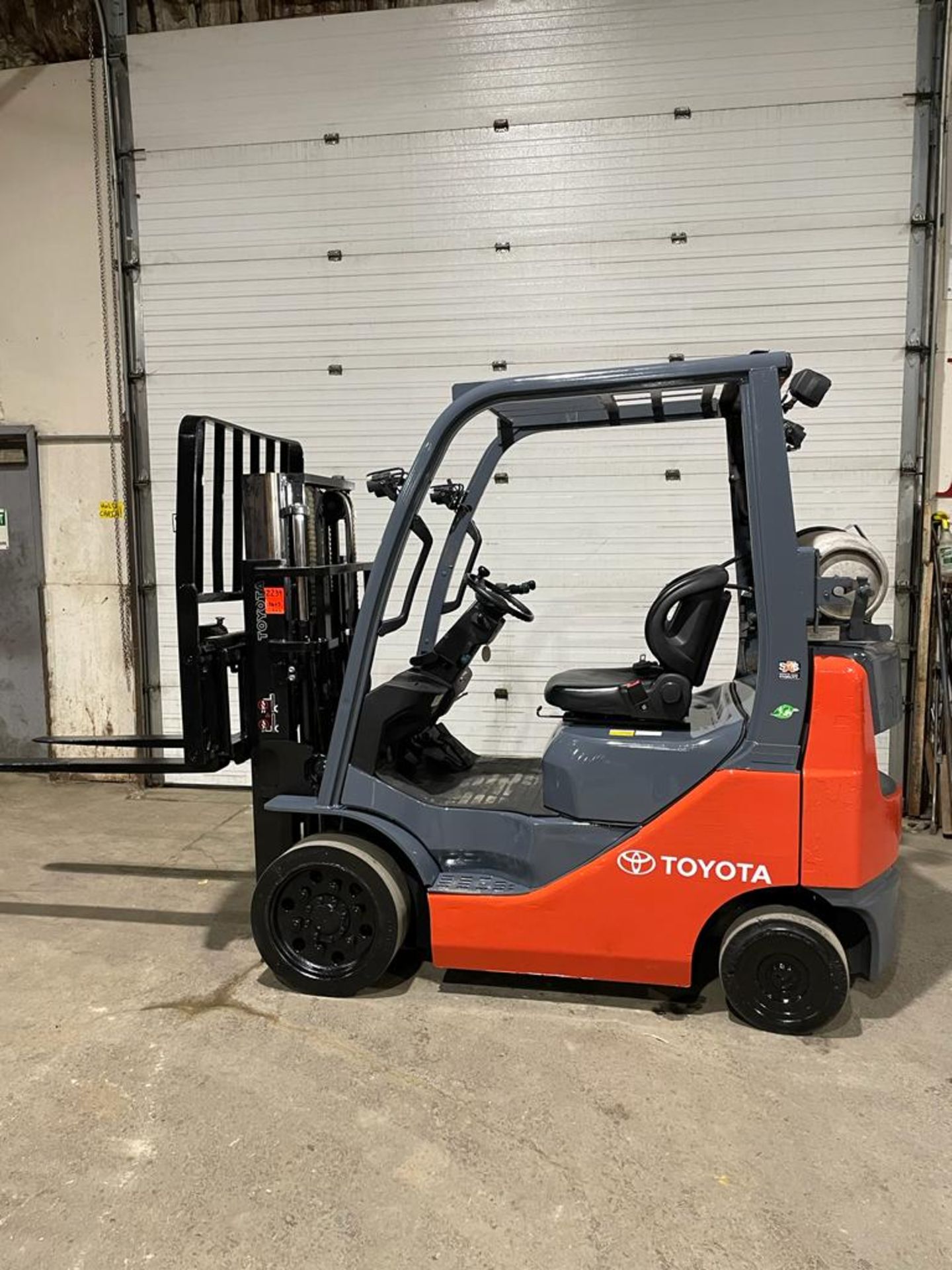 NICE 2019 Toyota 4,000lbs Capacity Forklift LPG (propane) with sideshift (no propane tank included)