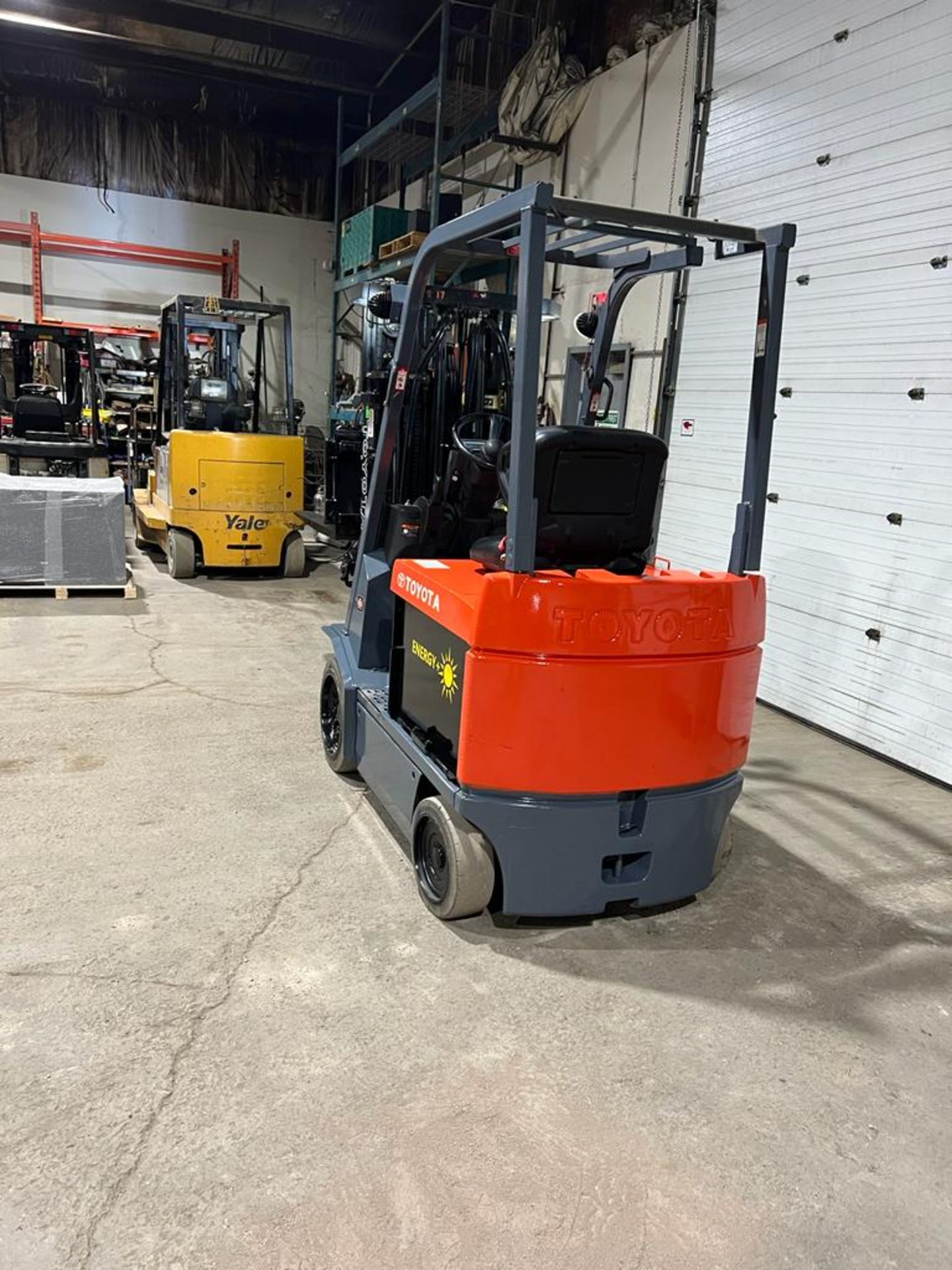NICE Toyota 4,000lbs Capacity Forklift Electric with 4-STAGE Mast, NEW 48V Battery, Sideshift - FREE - Image 2 of 3