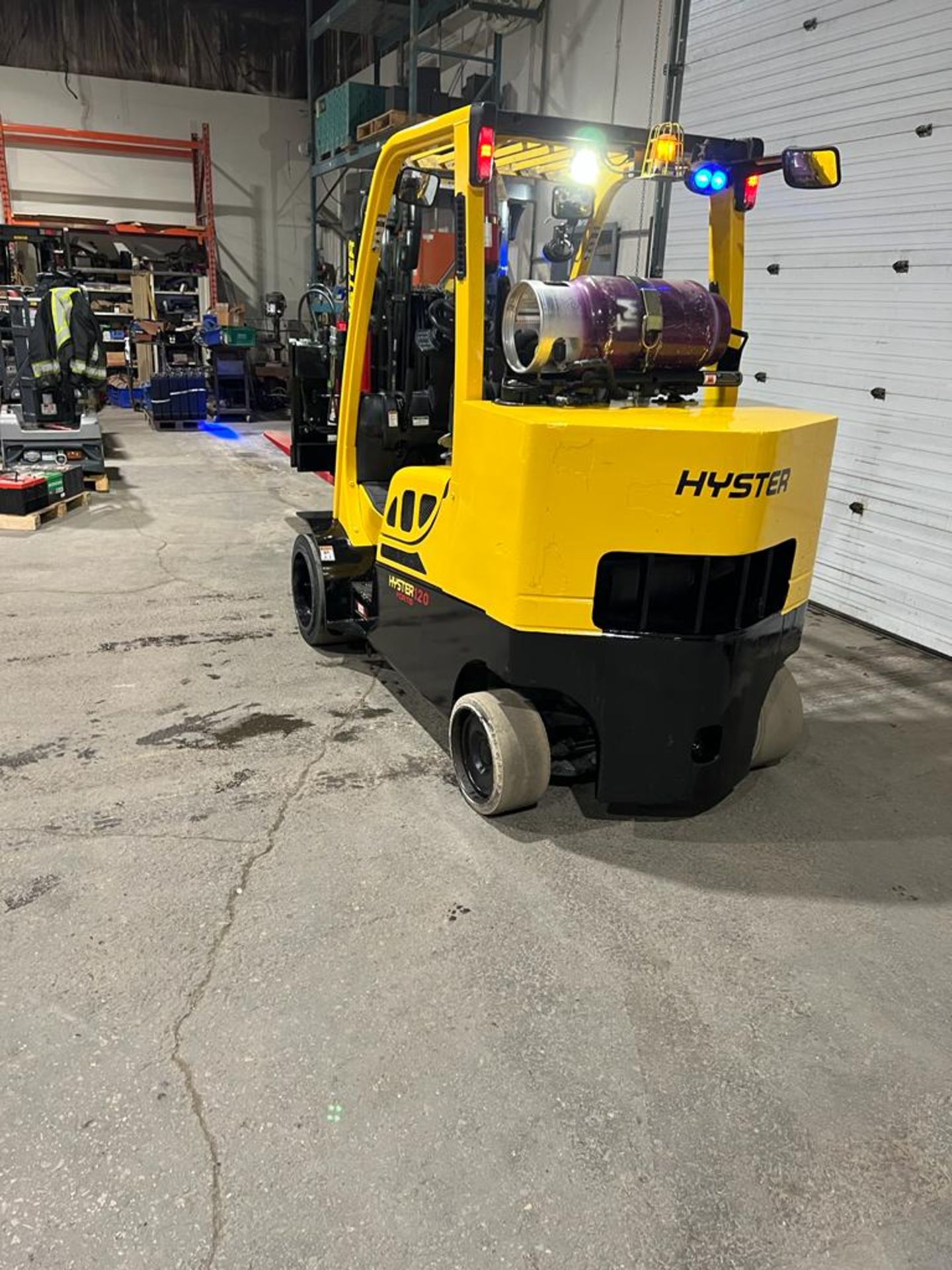 MINT ** 2017 Hyster 12,000lbs Capacity Forklift NEW 72" Forks, NEW Sideshift with NEW Positioner - Image 2 of 5