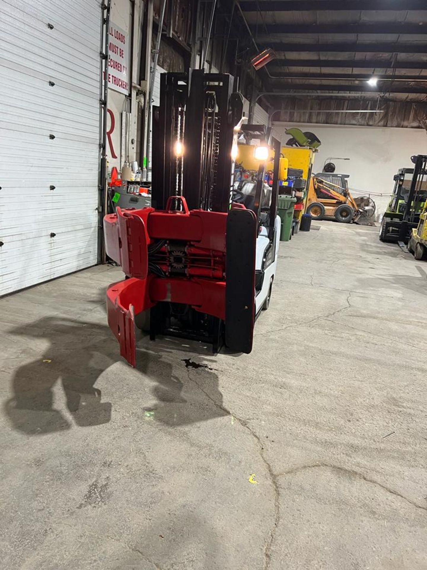 NICE Nissan 6,000lbs Capacity Forklift LPG (propane) with ROTATOR CLAMP Attachament - FREE - Image 5 of 5