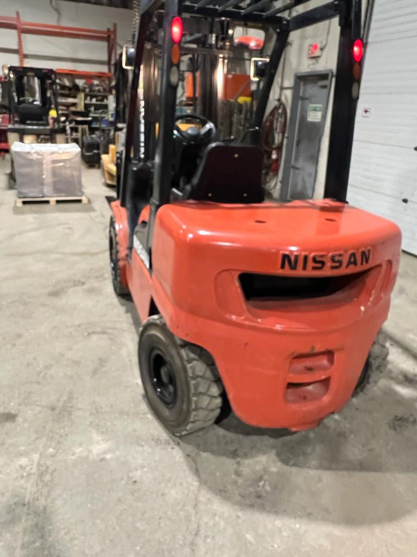 NICE Nissan 6,000lbs Capacity OUTDOOR Forklift Diesel with Sideshift and Low Hours - FREE CUSTOMS - Image 2 of 4
