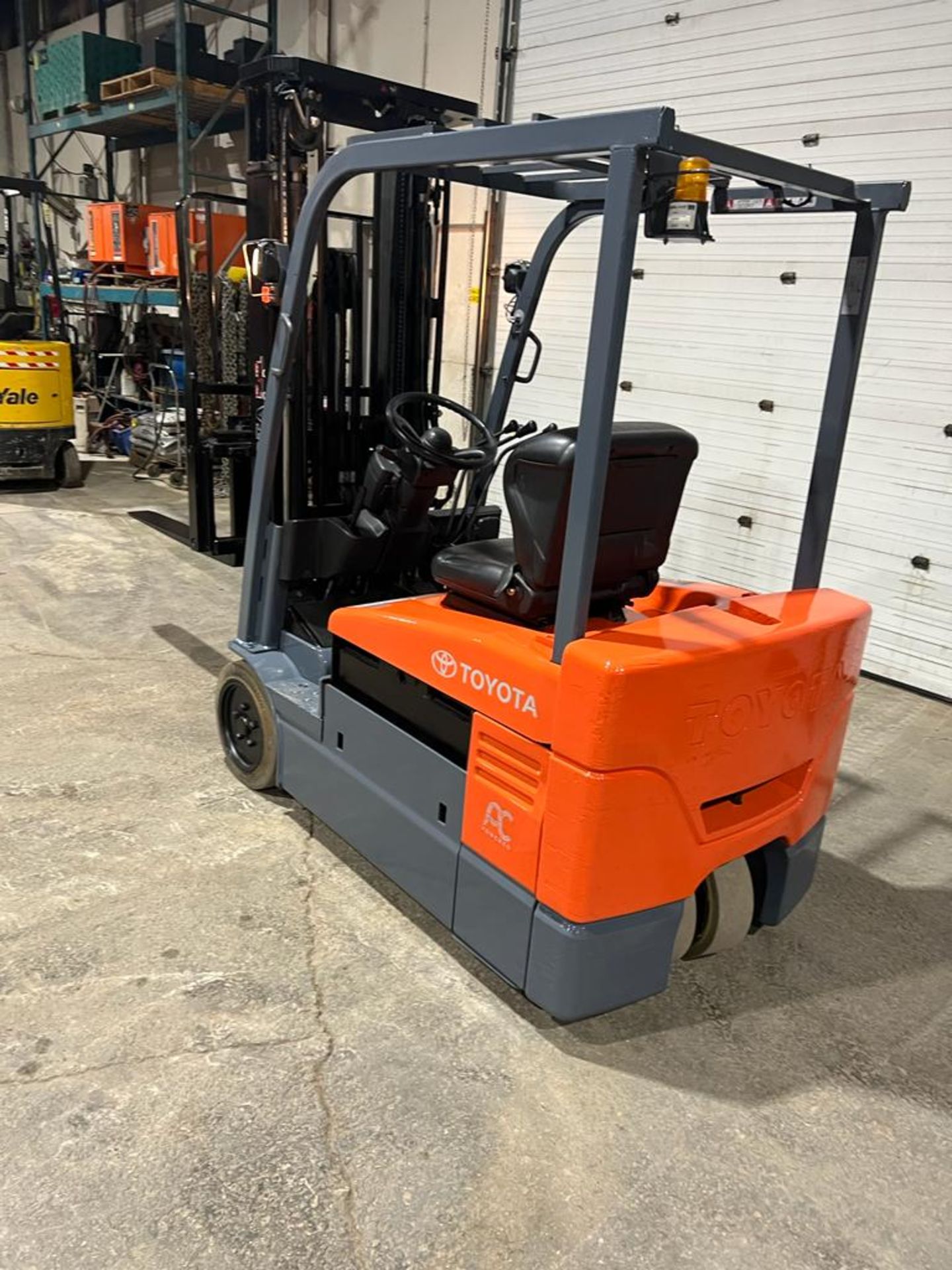 NICE Toyota 3,250lbs Capacity Forklift 3-wheel Electric with SIDESHIFT, 3-stage Mast 36V - FREE - Image 4 of 4