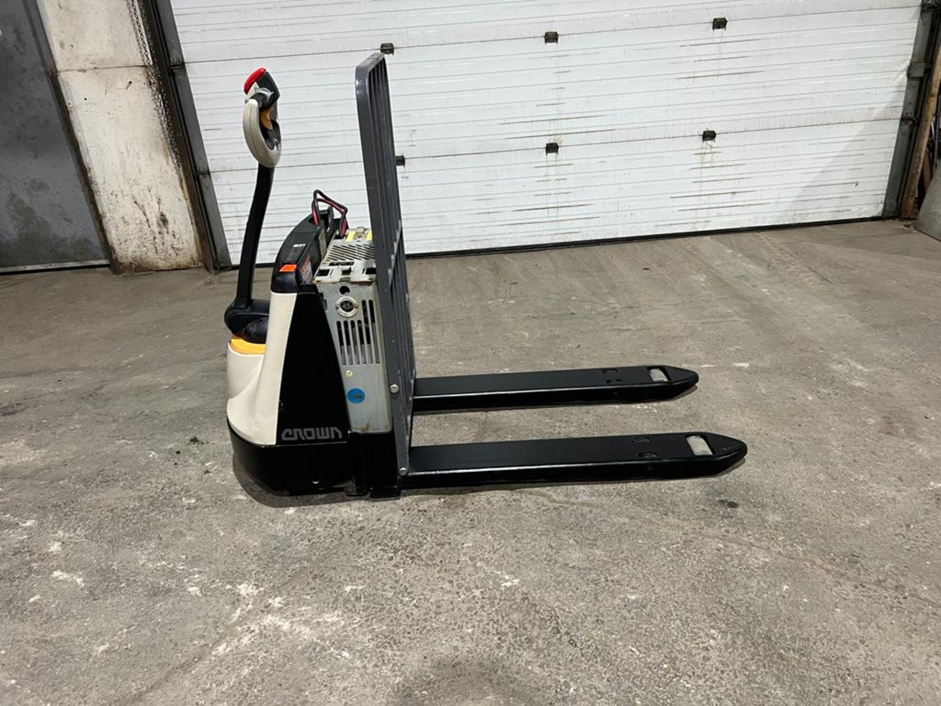 NICE Crown Walk Behind 4,500lbs capacity 24V Powered Pallet Cart Electric Walkie unit with LOW HOURS