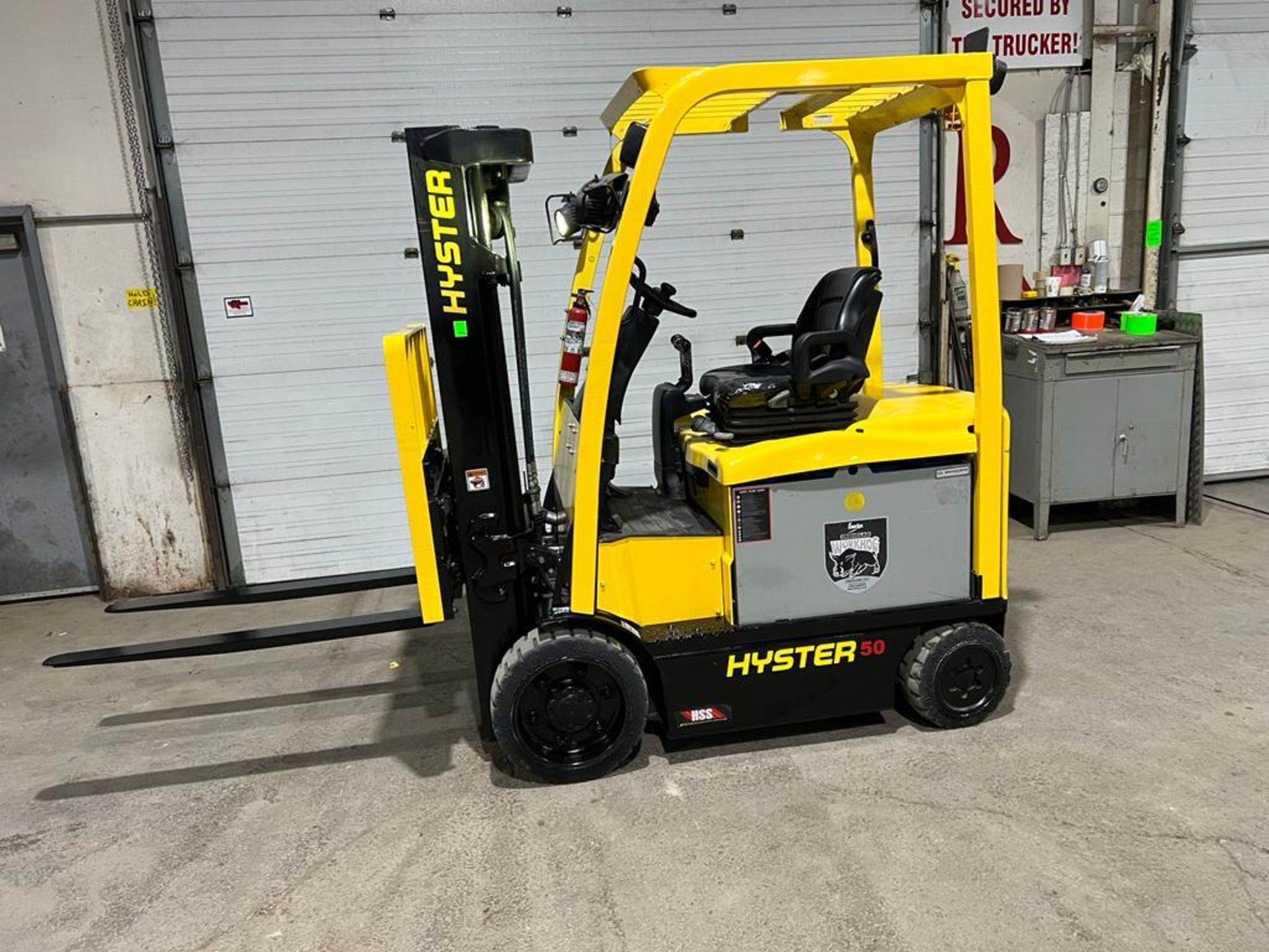 NICE 2018 Hyster 50 - 5,000lbs Capacity Forklift Electric 48V with LOW HOURS Sideshift 3-stage