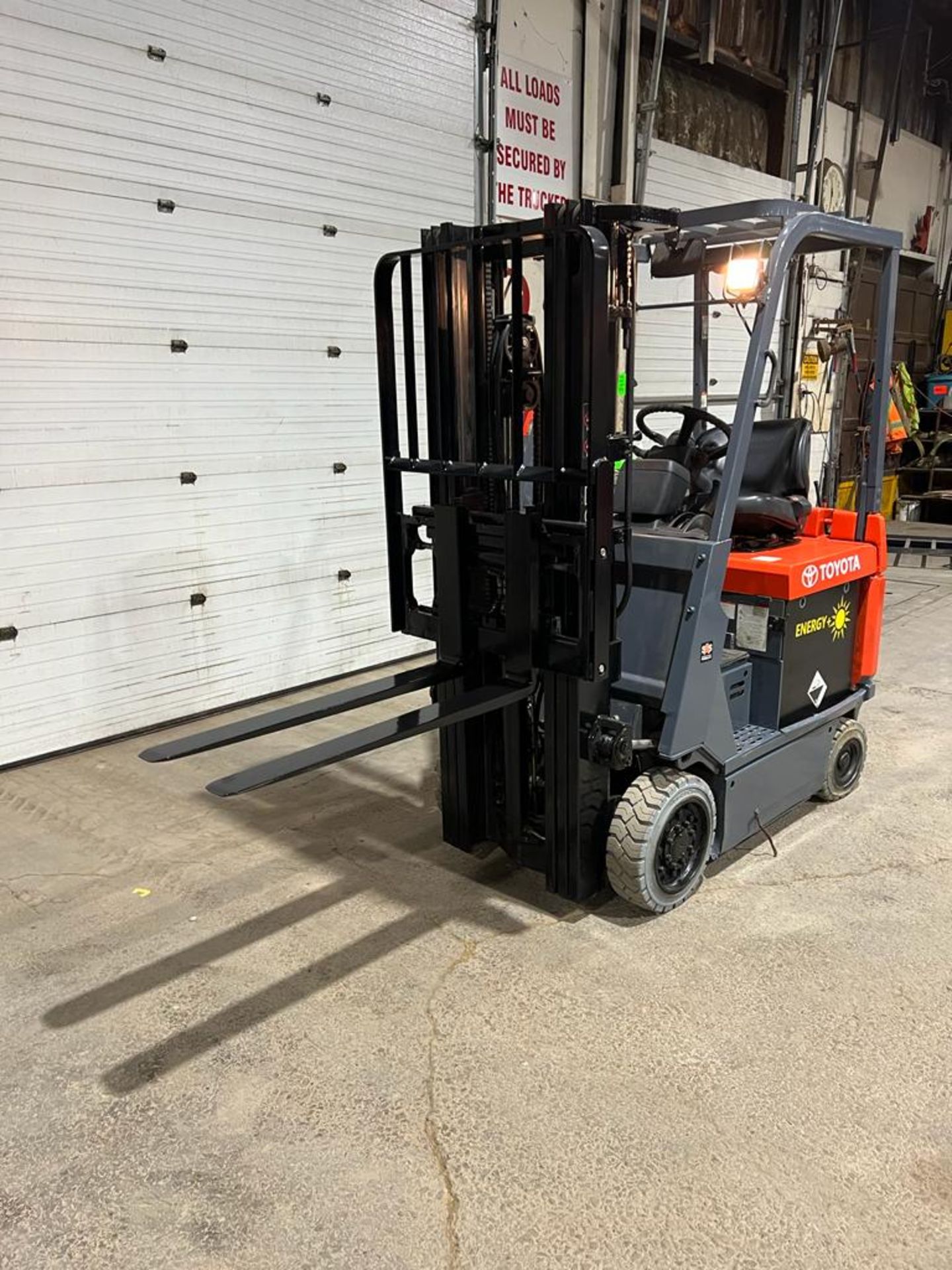 NICE Toyota 3,000lbs Capacity Forklift NEW 36V Battery with sideshift & 3-stage mast - FREE CUSTOMS - Image 2 of 4