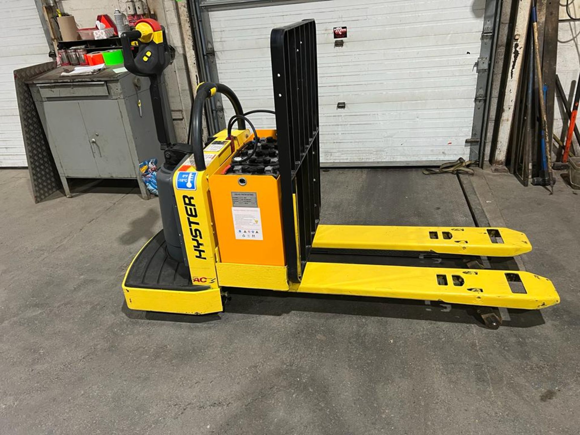 2010 Hyster RIDE ON 6000lbs capacity 24V NEW BATTERY Powered Pallet Cart Lift Ride on