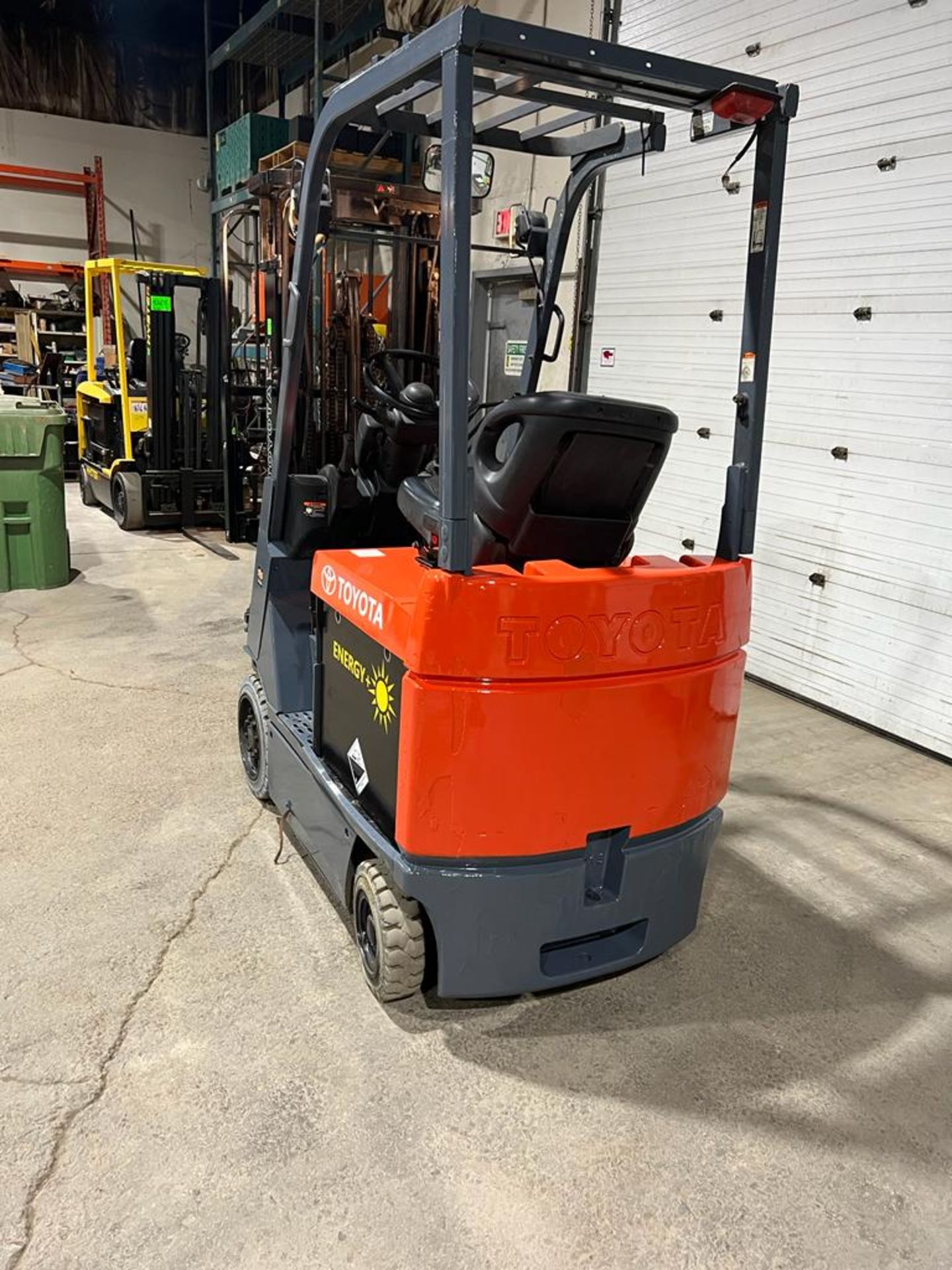 NICE Toyota 3,000lbs Capacity Forklift NEW 36V Battery with sideshift & 3-stage mast - FREE CUSTOMS - Image 3 of 4