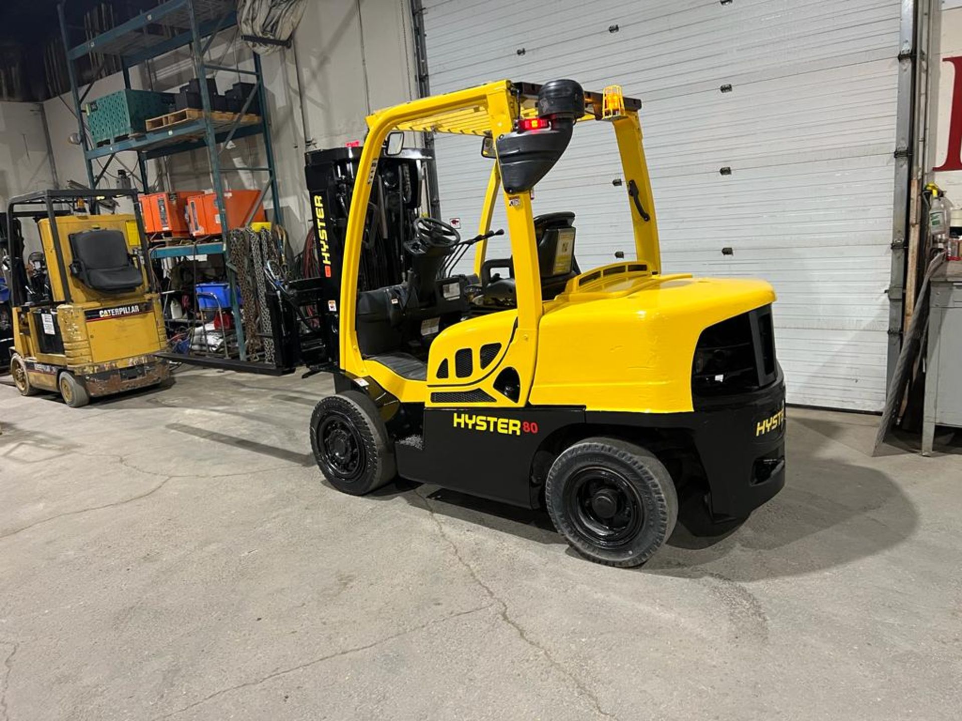 NICE 2019 Hyster 8,000lbs Capacity OUTDOOR Forklift LPG (Propane) with LOW HOURS, 72" forks - Image 3 of 4