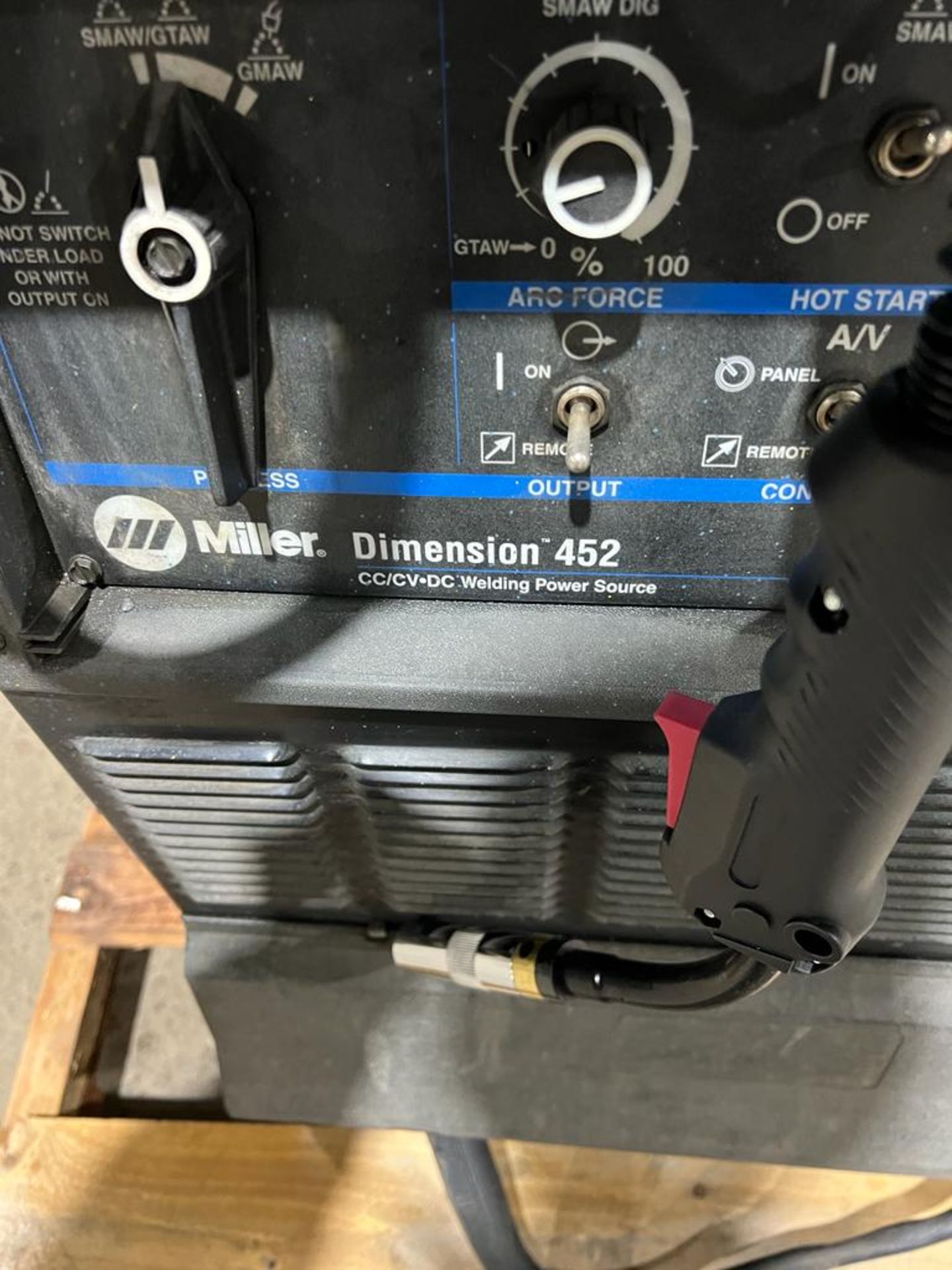 Miller 452 Dimension Mig Welder with 60 Series 4-Wheel Wire Feeder Complete with NEW GUN LOTS of - Image 2 of 3