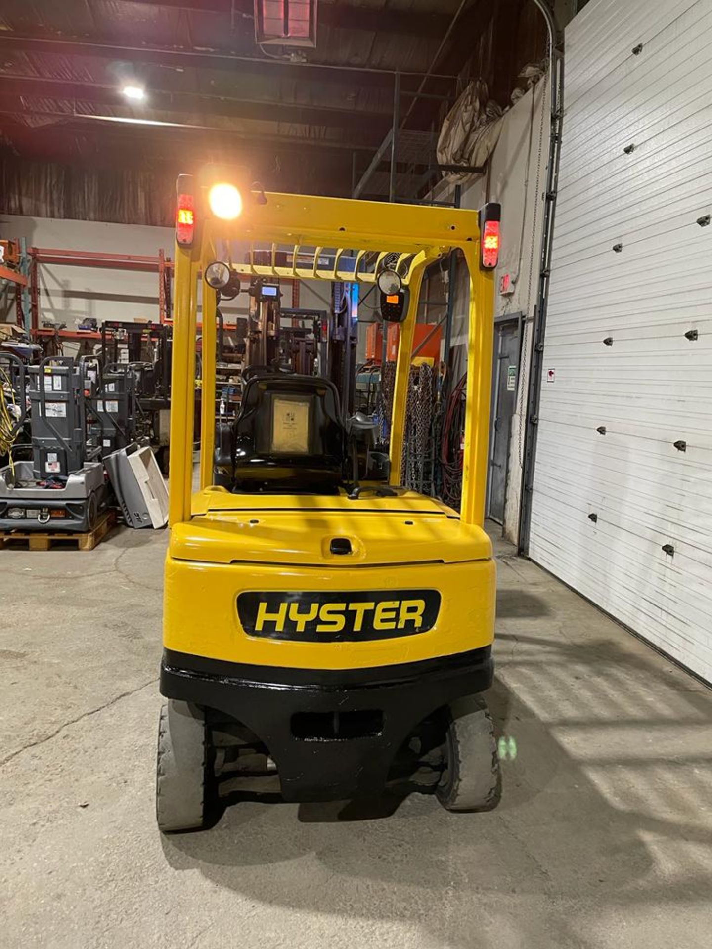 NICE 2016 Hyster 60 - 6,000lbs Capacity Forklift Electric 80V with Sideshift 3-stage mast - Image 3 of 3