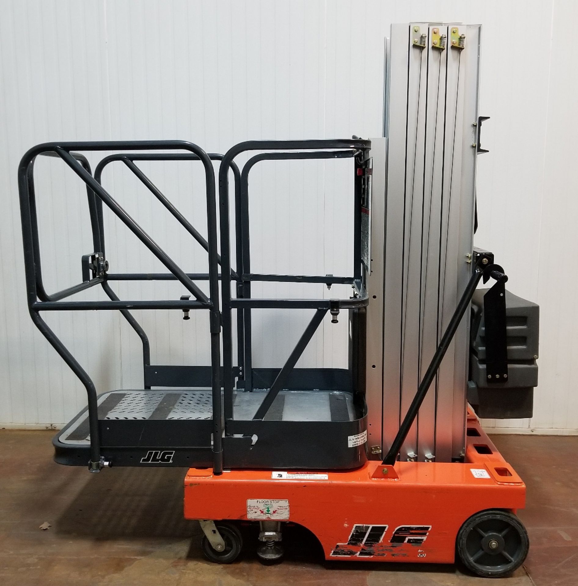 2012 JLG 10MSP 600 LB. CAPACITY 24V ELECTRIC ORDER PICKERS WITH 120" MAX. LIFT HEIGHT, BUILT-IN