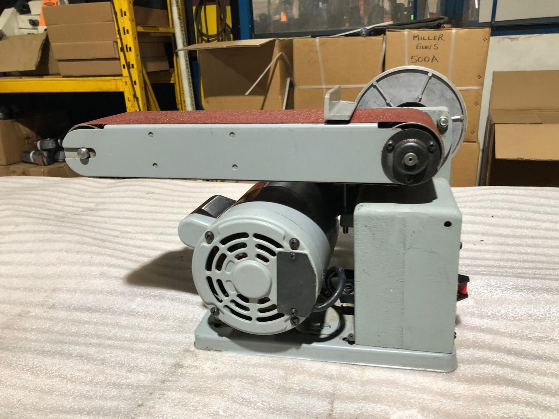 TradeMaster Belt and Disc Sander with 6" disc & 4" Belt - 115V single phase - Image 2 of 3