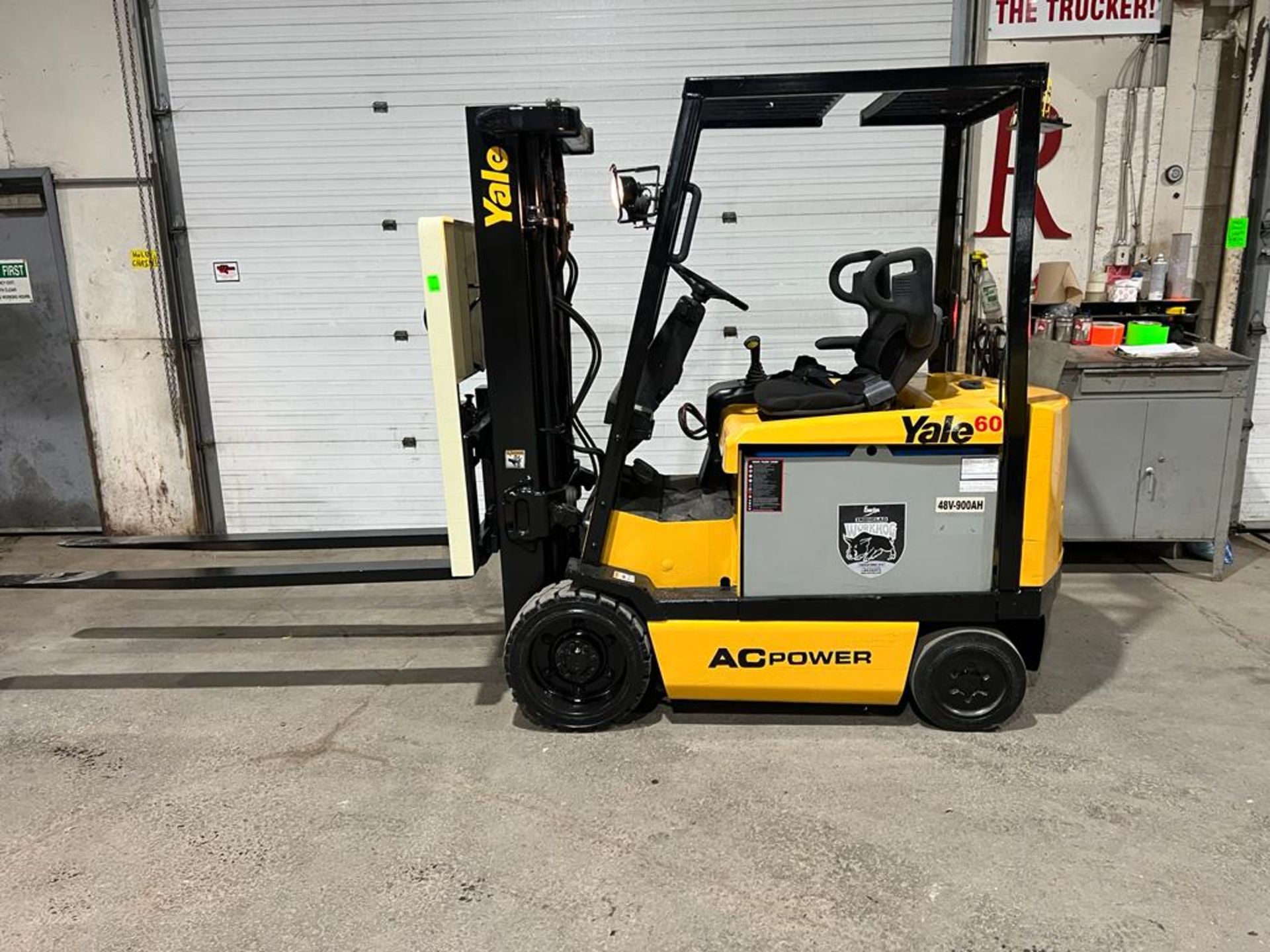 NICE 2008 Yale 60 - 6,000lbs Capacity Forklift Electric 48V with 72" Forks, 3-Stage, Sideshift -