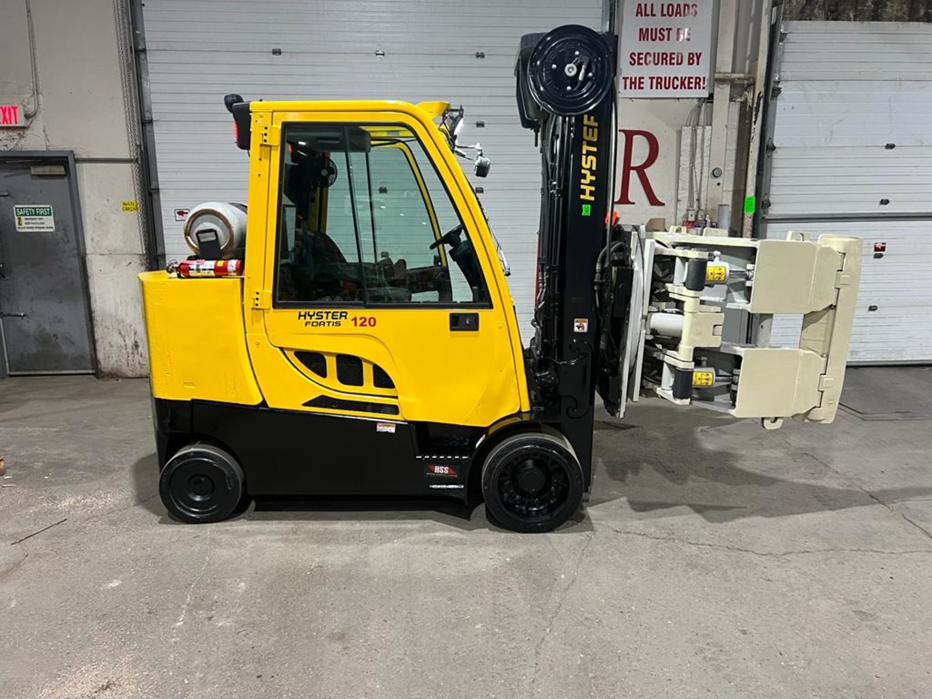 MINT ** 2017 Hyster 120 - 12,000lbs Capacity Forklift CASCADE ROLL CLAMP with CAB & Sideshift - Image 2 of 7