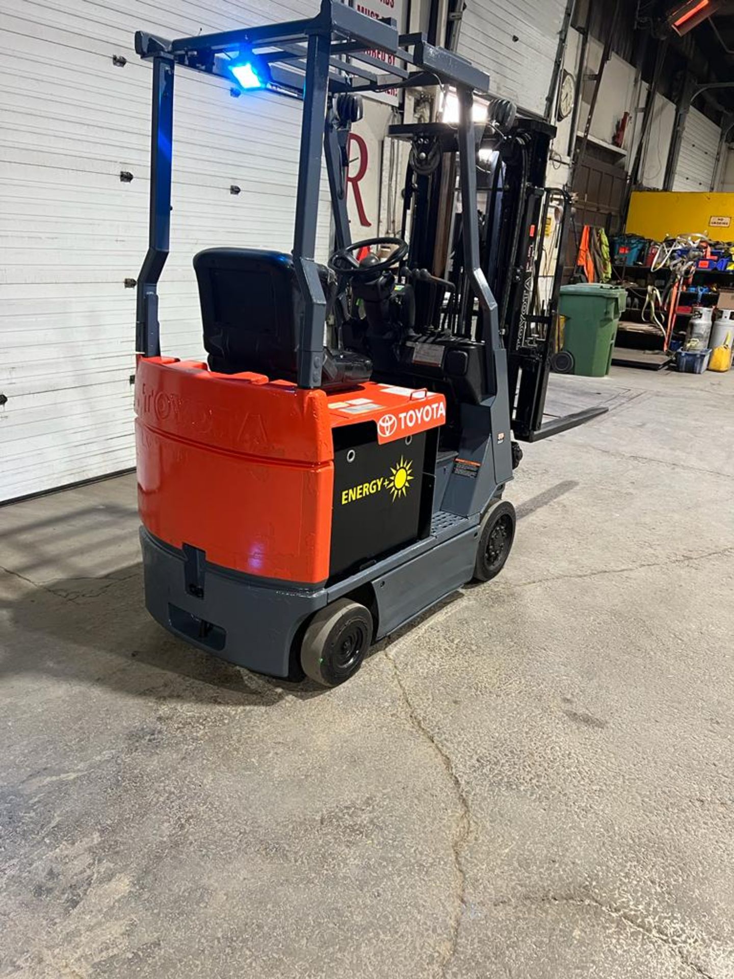 NICE Toyota 3,600lbs Capacity Electric Forklift NEW 36V Battery & NEW 48" Forks with 3-stage Mast - Image 4 of 4