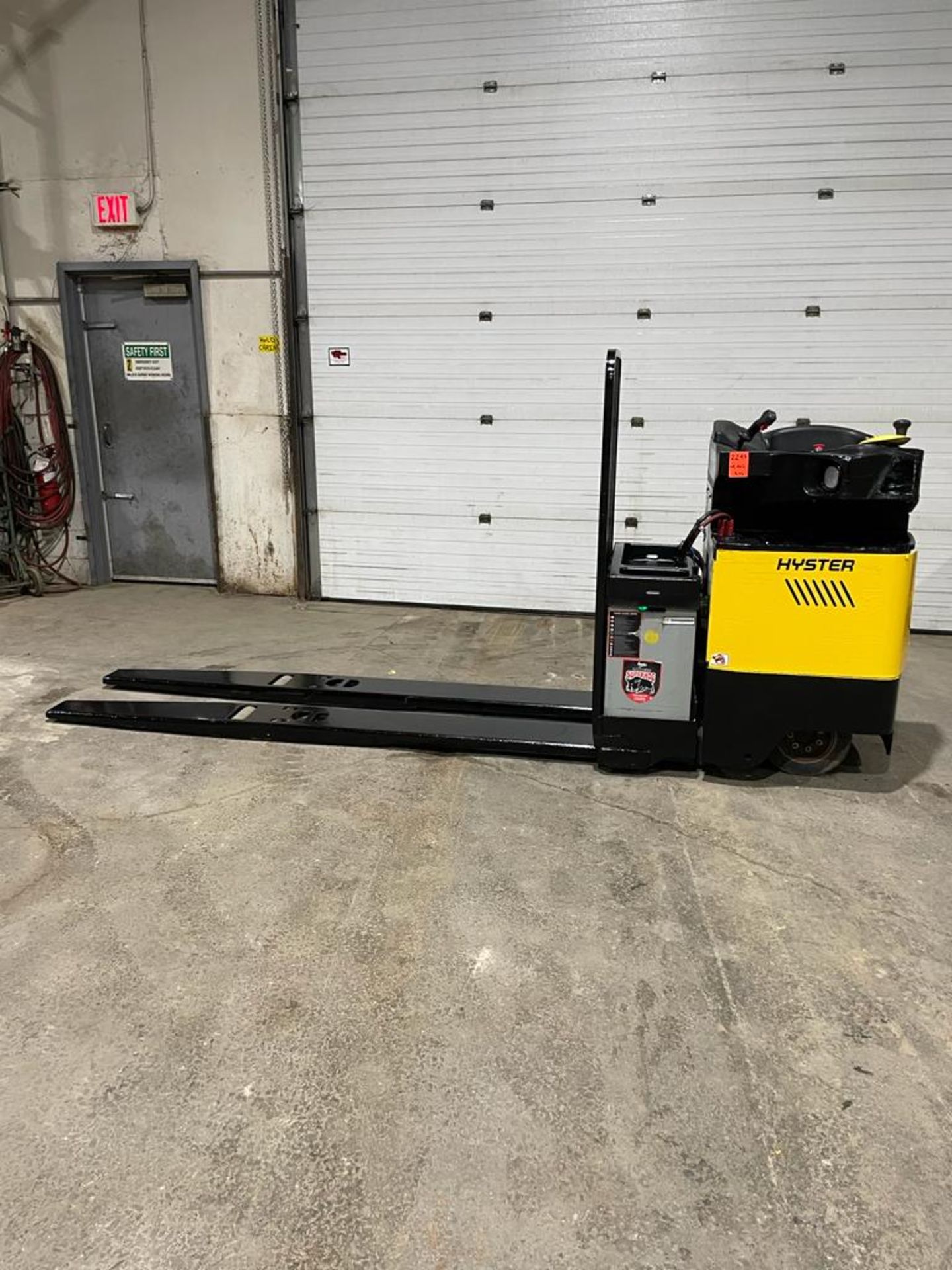 NICE 2015 Hyster Ride-On END RIDER Powered Pallet Truck 8' Long Forks 8000lbs capacity - 24V NICE